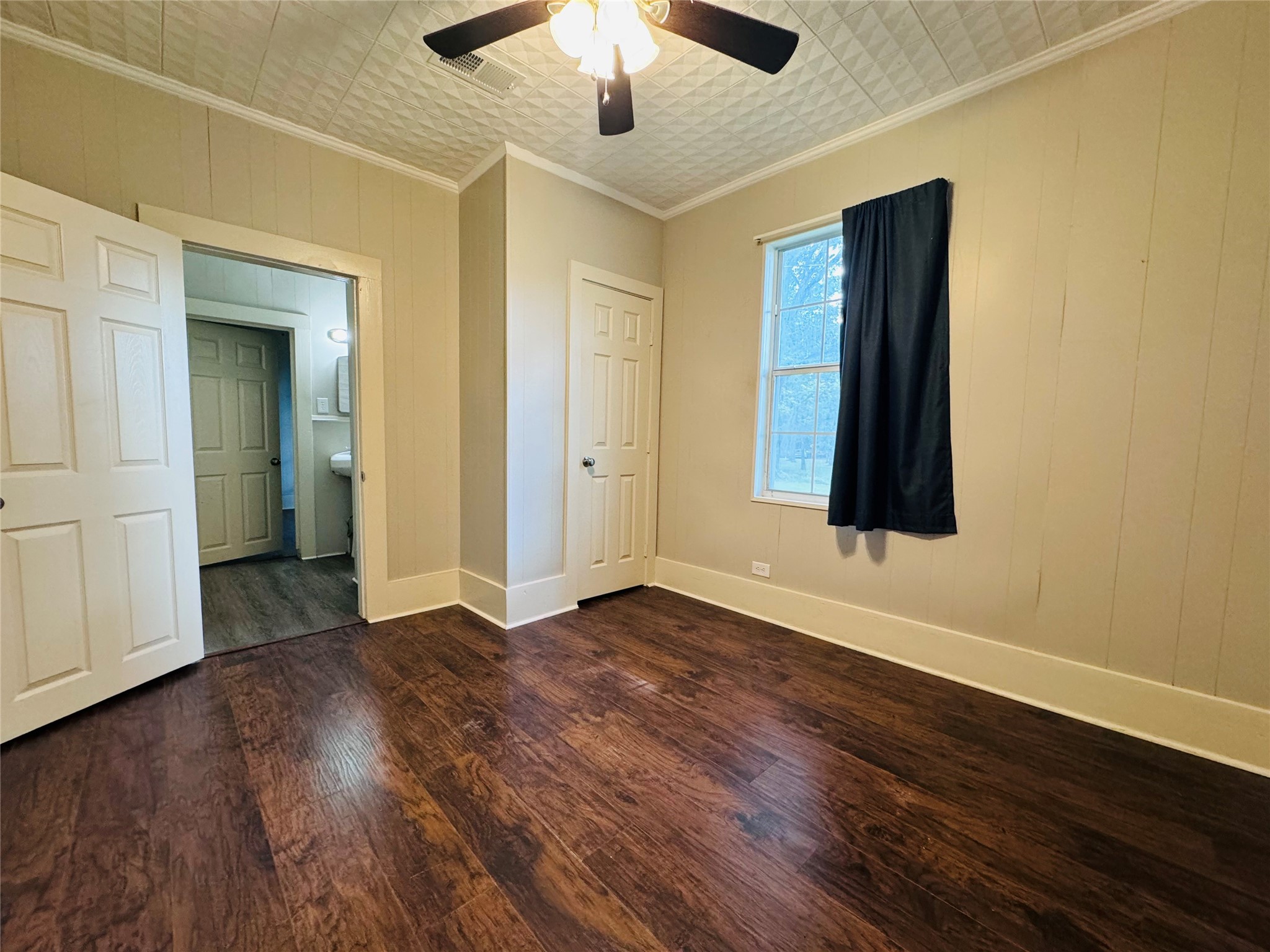 803 Burch Street Property Photo 5