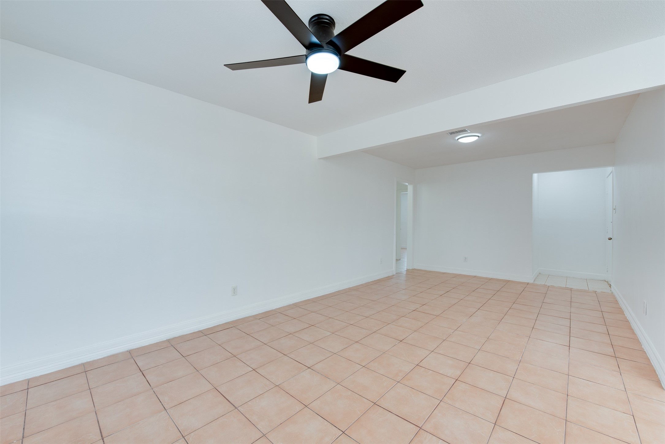 2413 Woodgate Street Property Photo 4