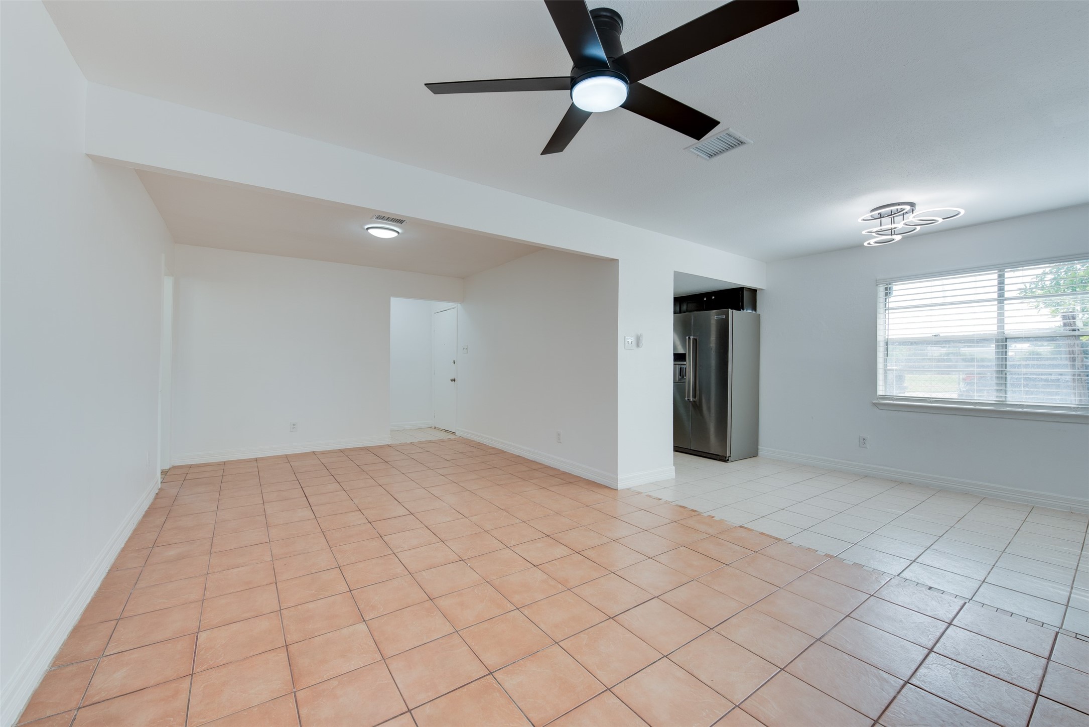 2413 Woodgate Street Property Photo 5