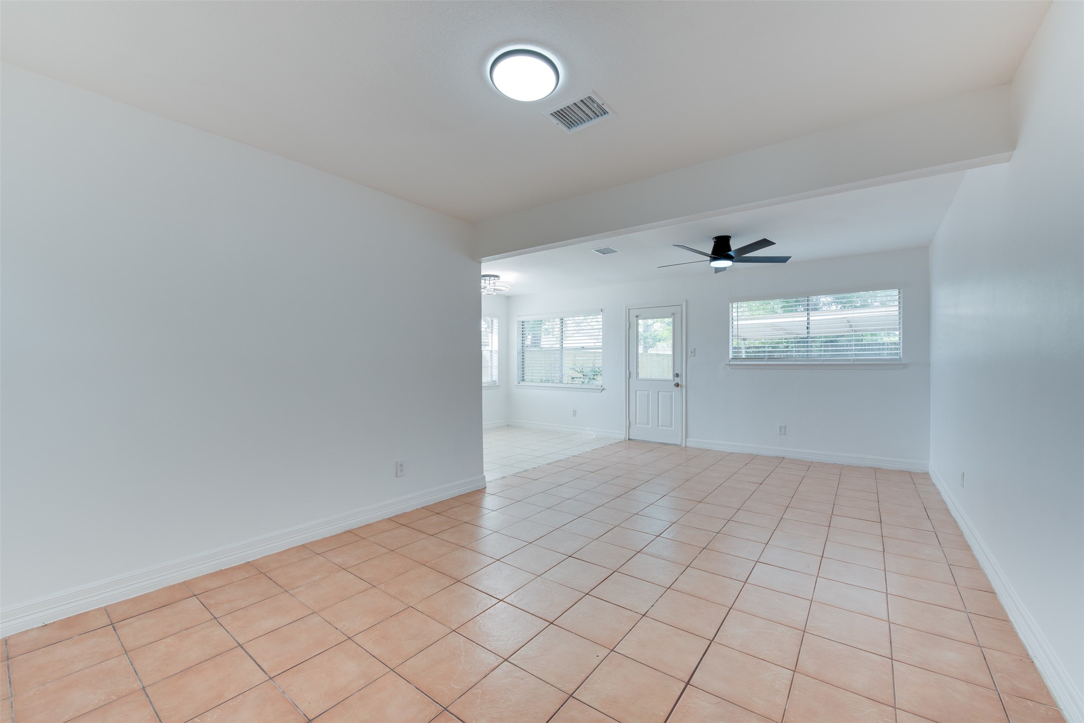 2413 Woodgate Street Property Photo 6