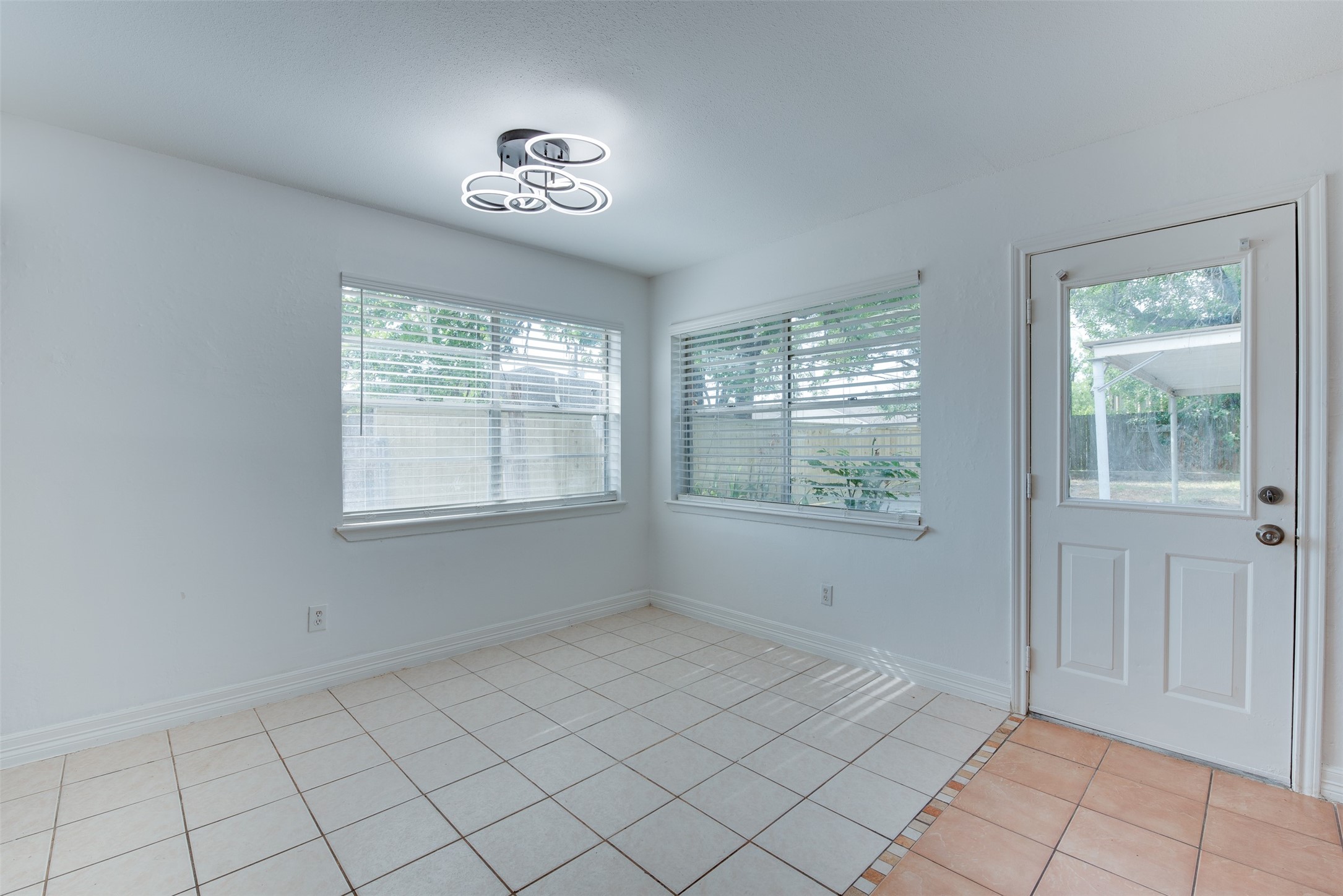 2413 Woodgate Street Property Photo 8