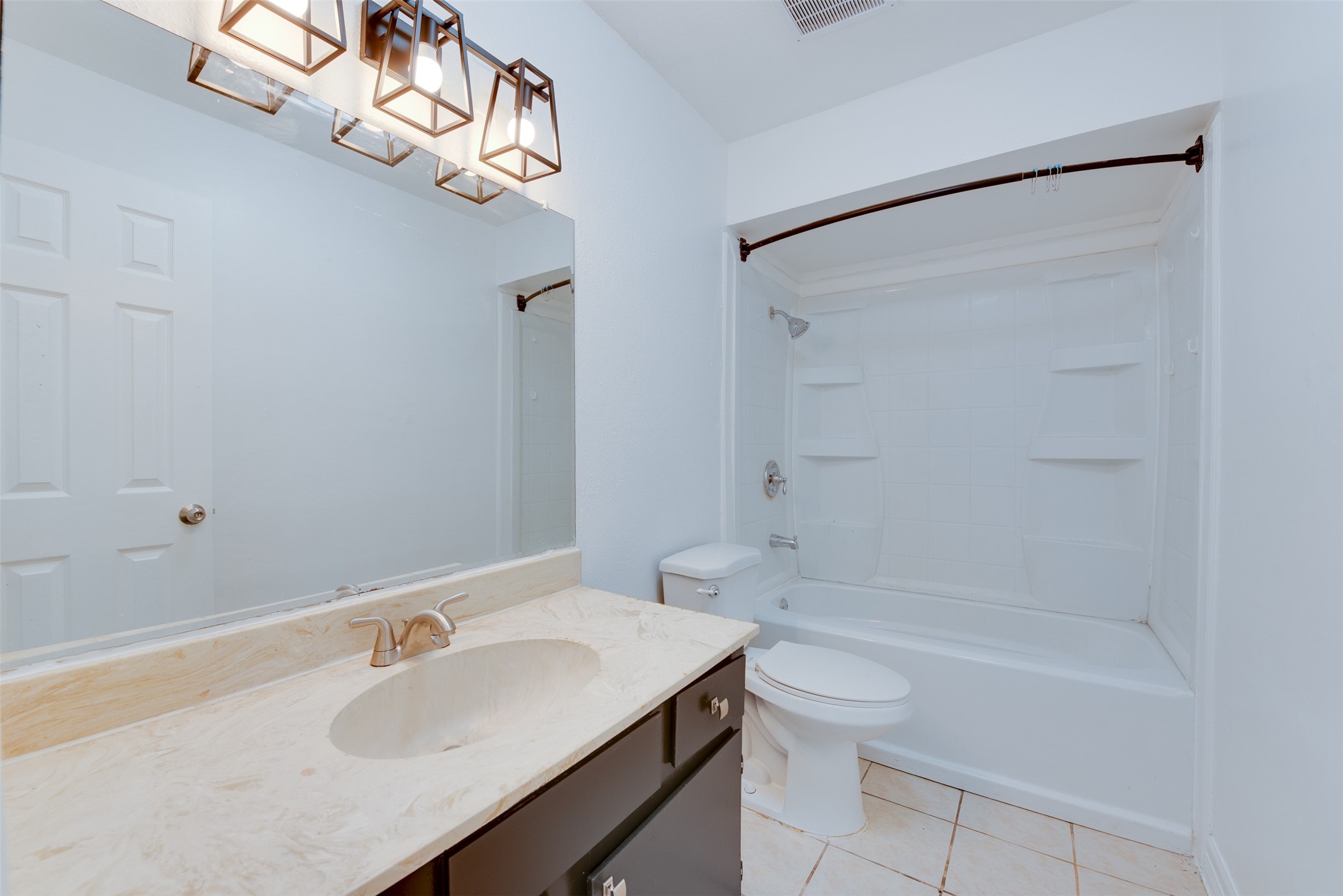 2413 Woodgate Street Property Photo 17