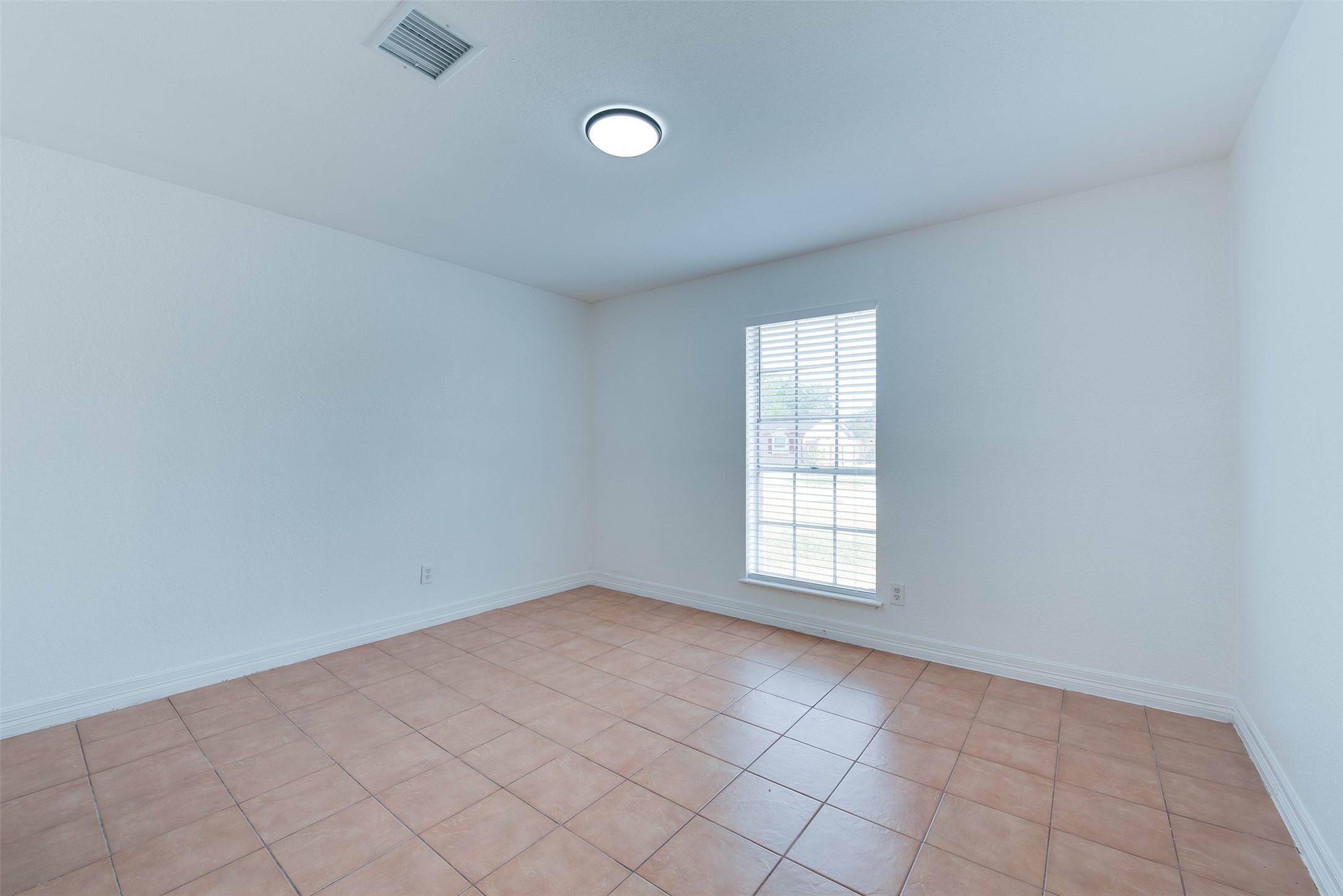 2413 Woodgate Street Property Photo 18