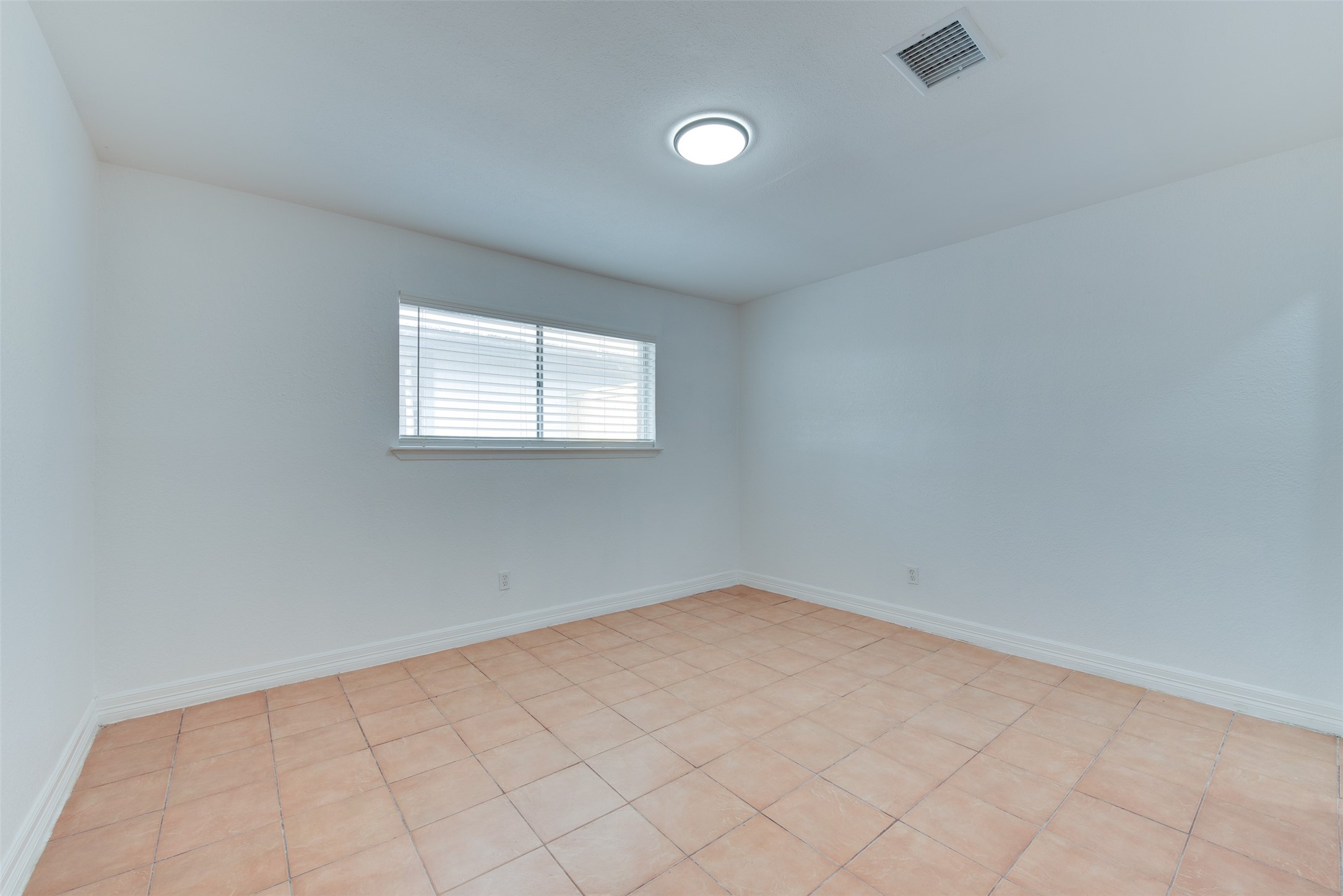 2413 Woodgate Street Property Photo 21