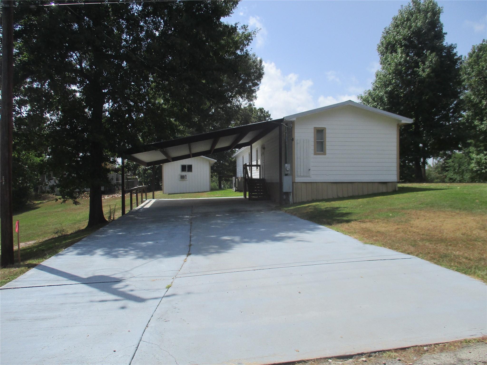 356 White Oak Cove Property Photo 2