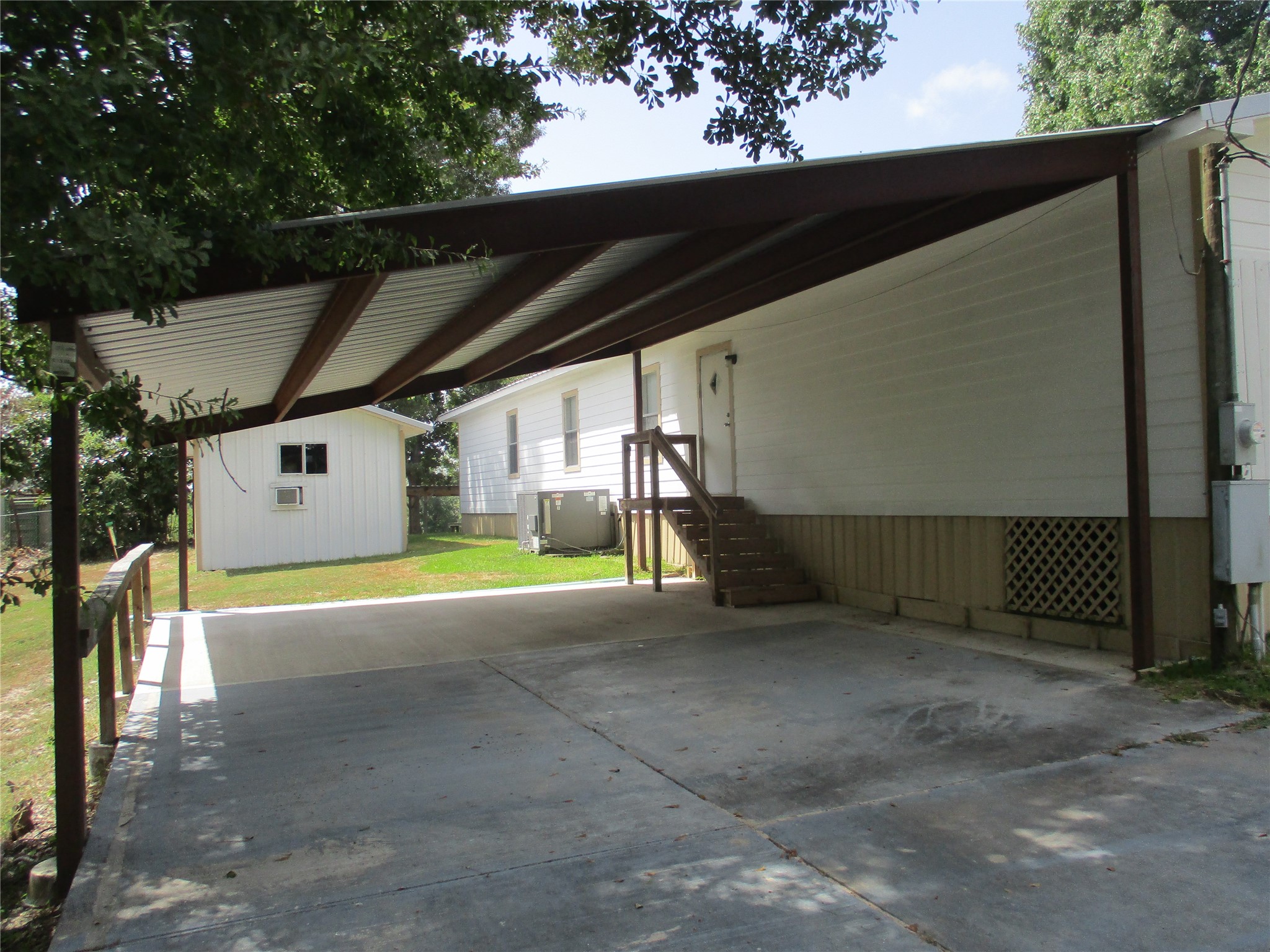 356 White Oak Cove Property Photo 3