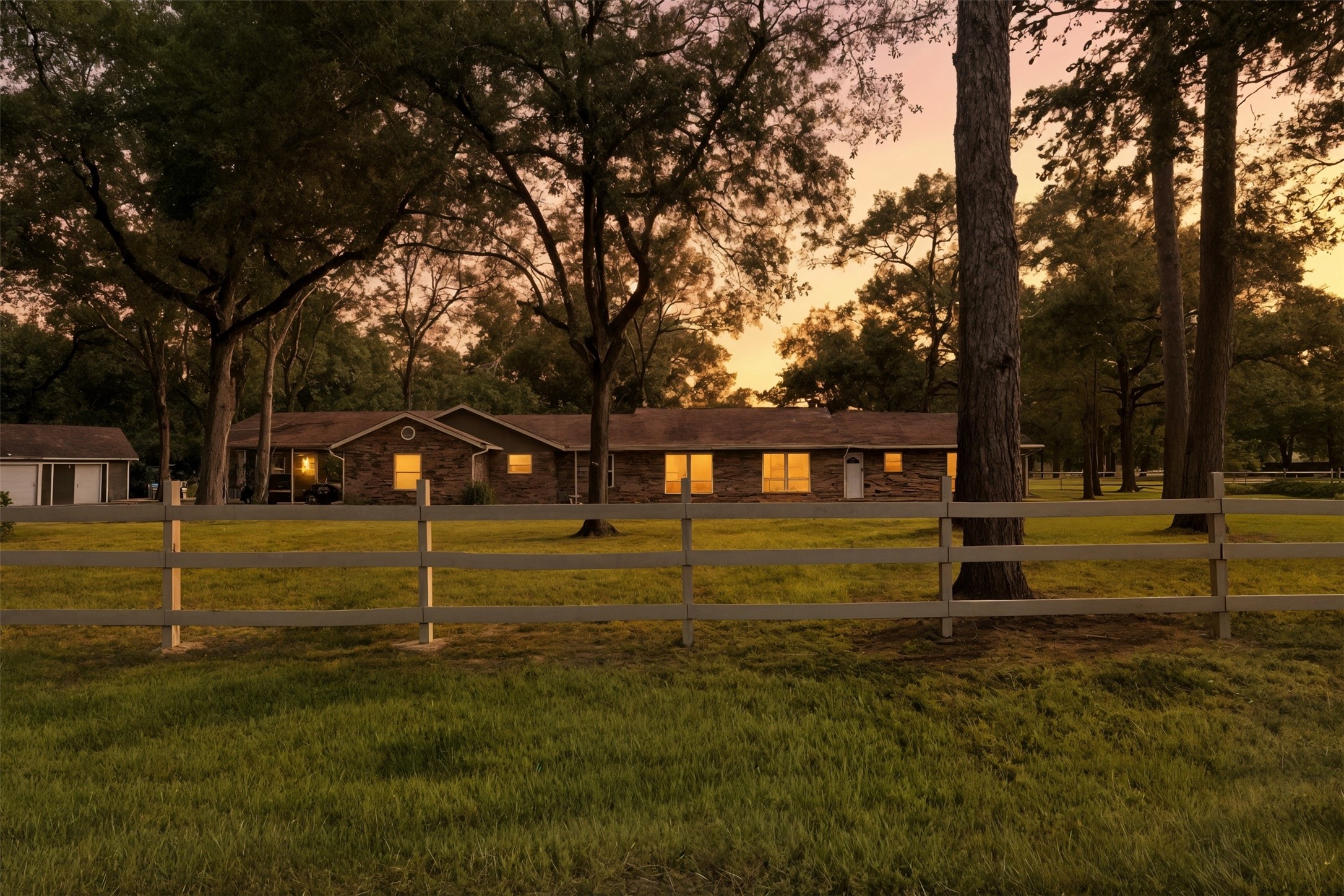 19806 Sagging Oaks Drive Property Photo 2