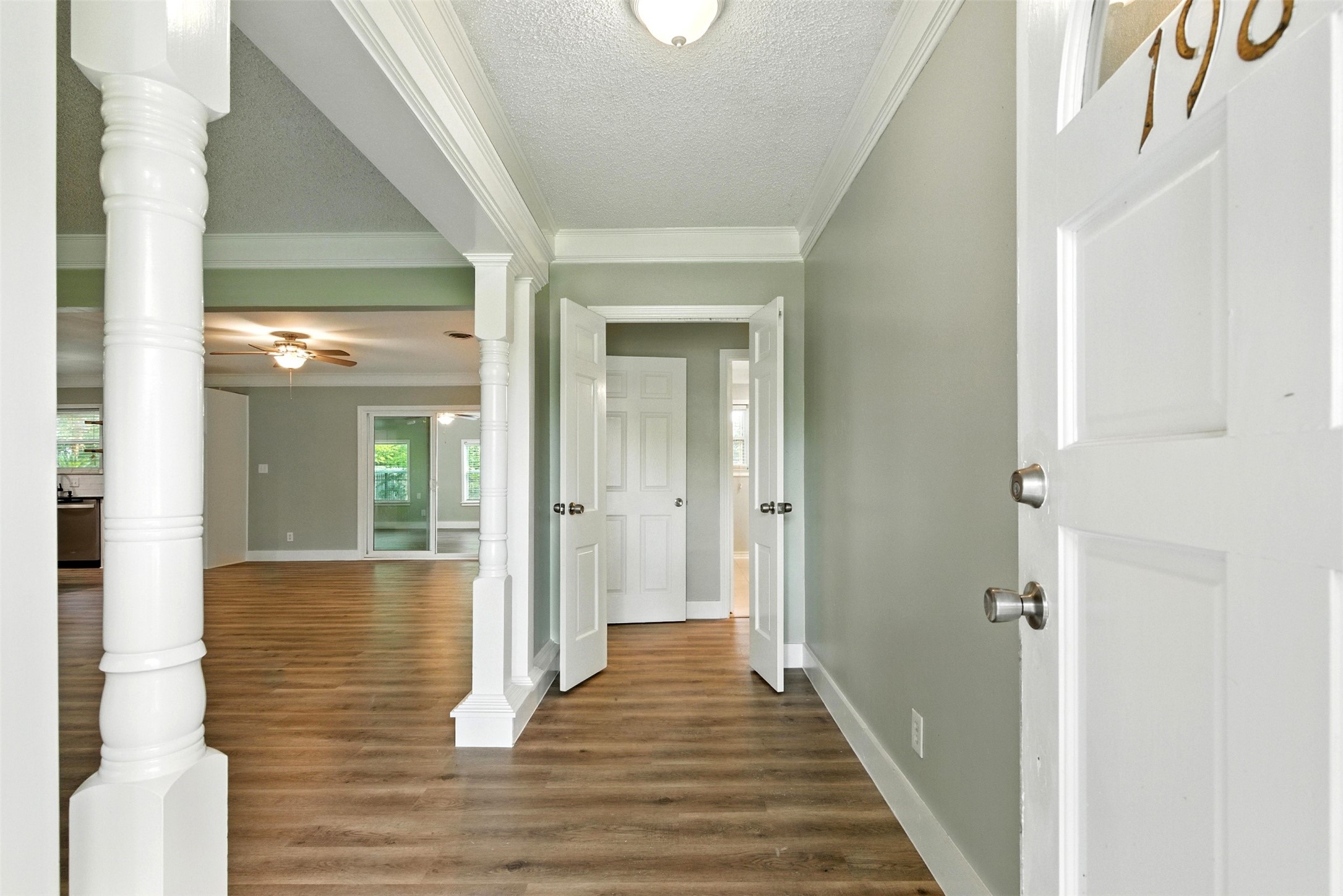 19806 Sagging Oaks Drive Property Photo 4