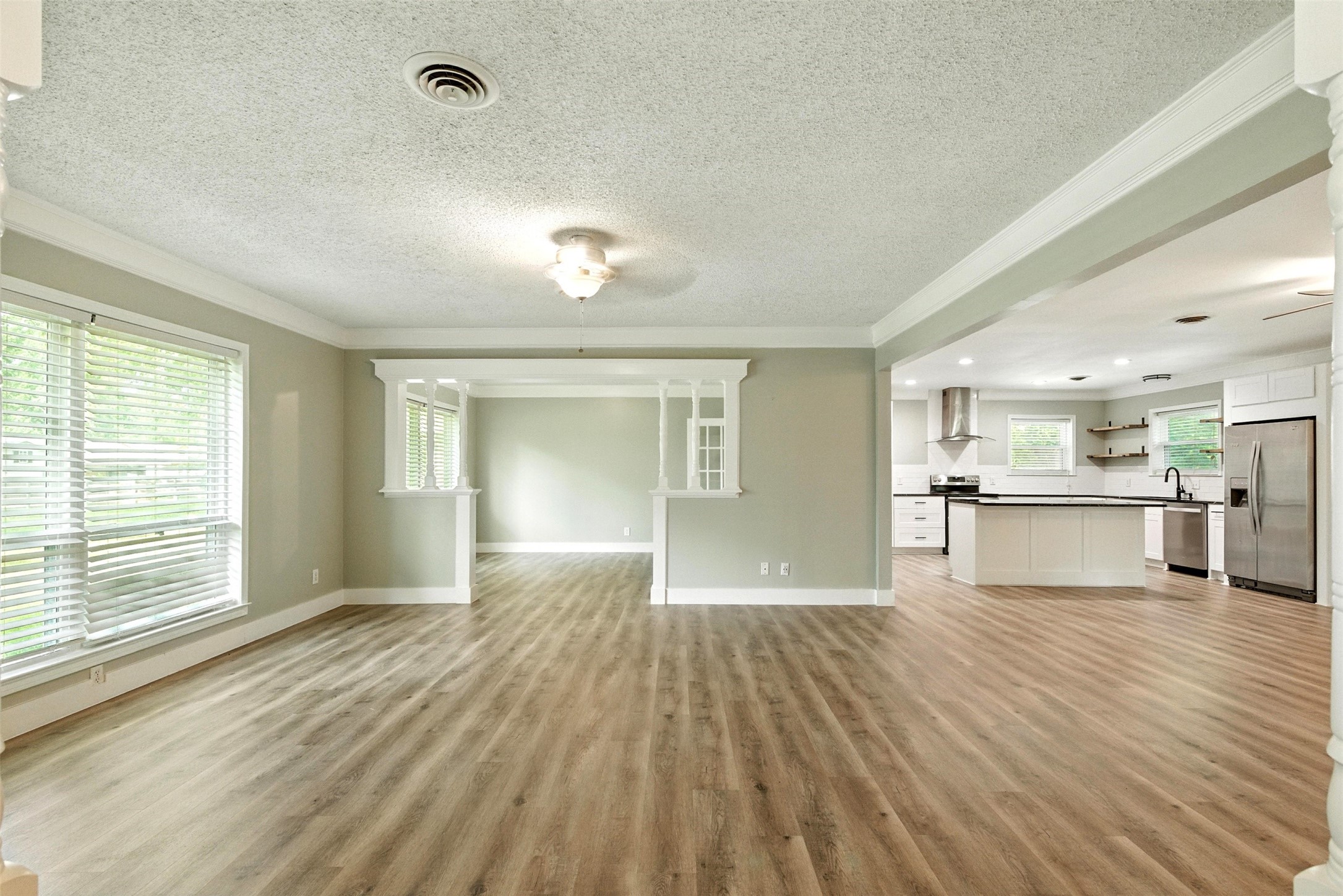 19806 Sagging Oaks Drive Property Photo 5