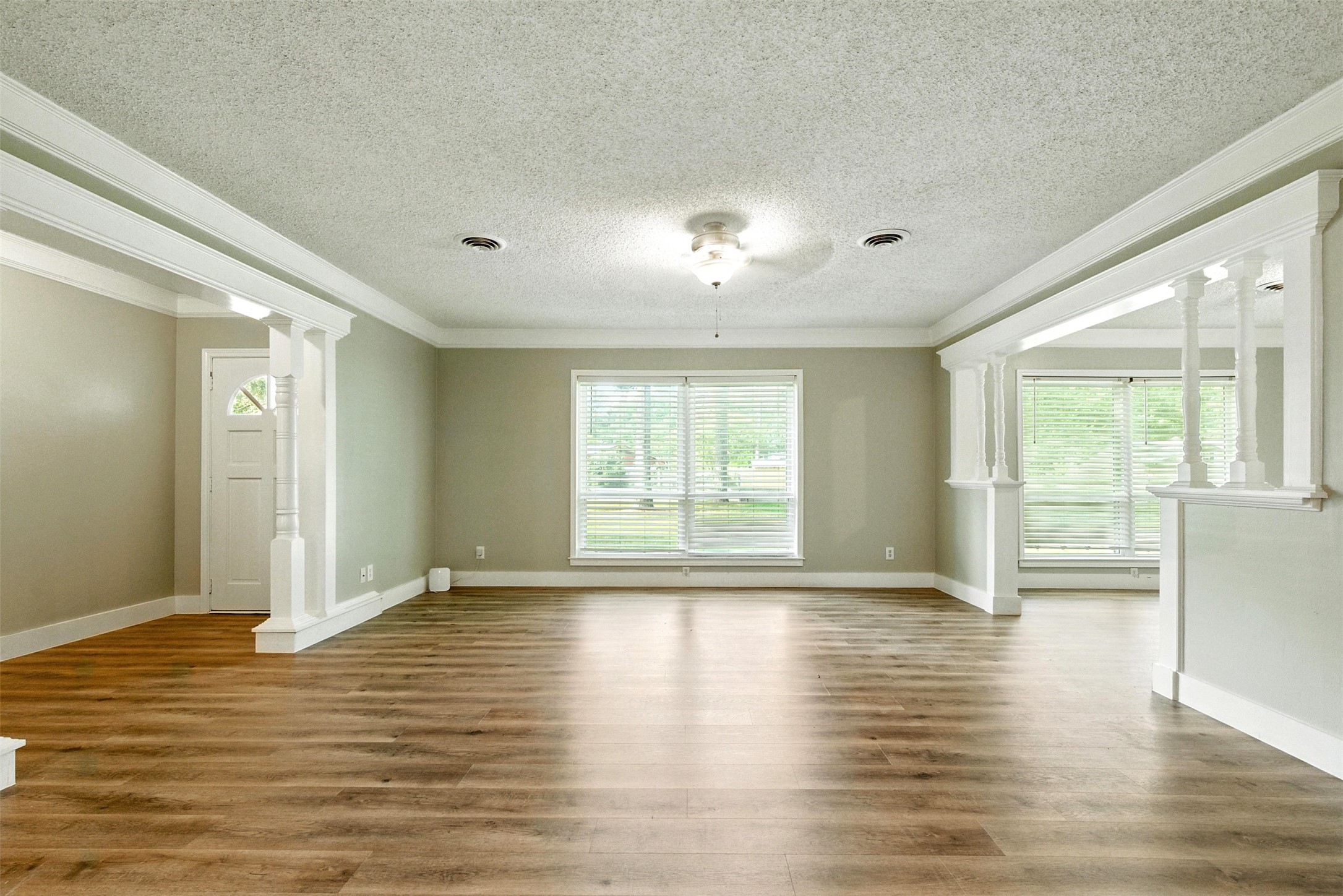 19806 Sagging Oaks Drive Property Photo 6