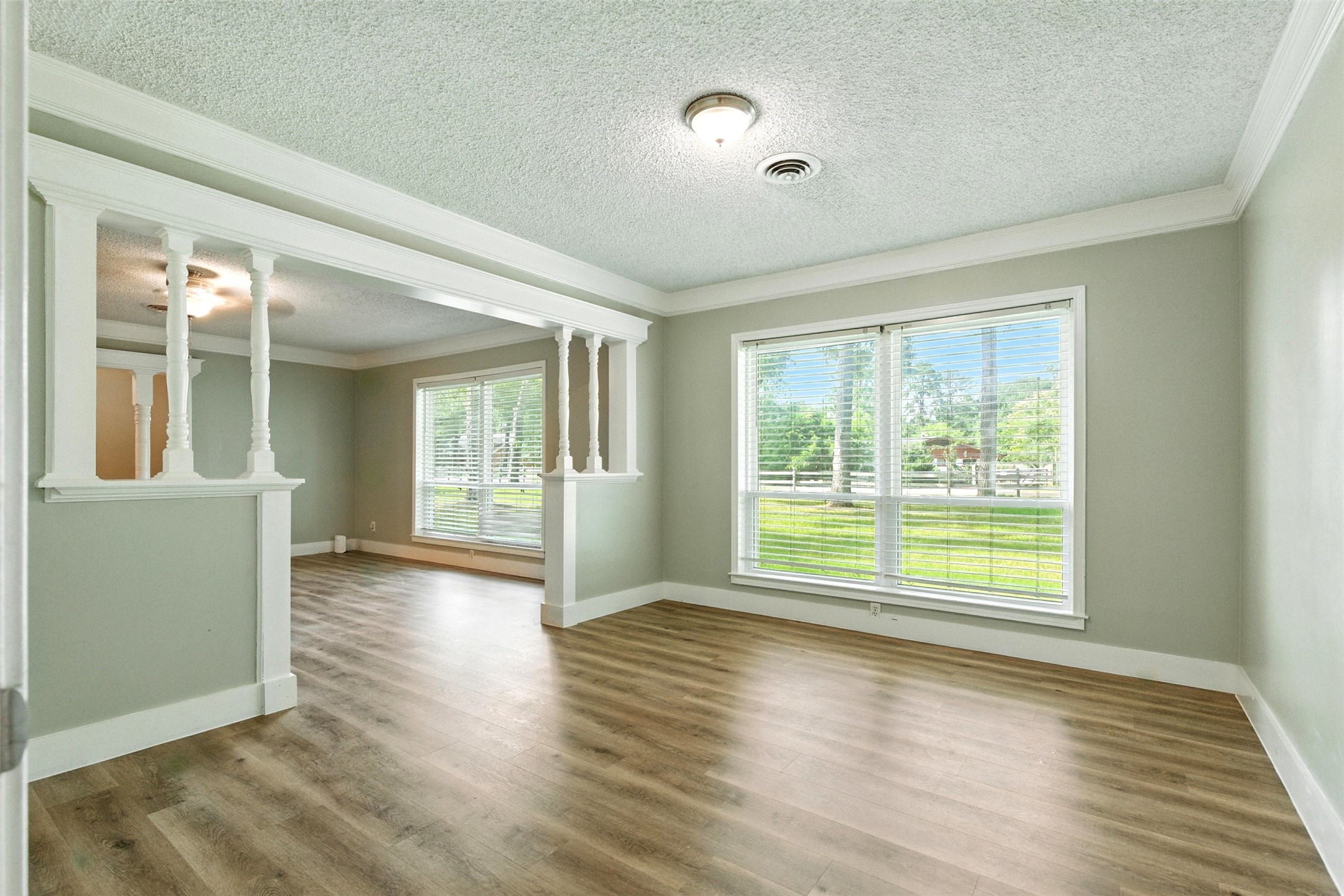 19806 Sagging Oaks Drive Property Photo 8