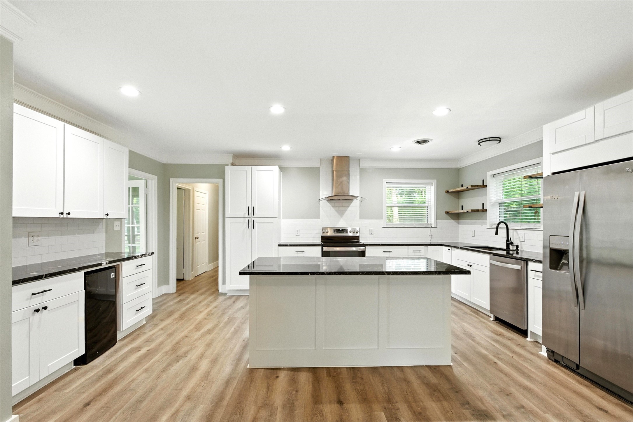 19806 Sagging Oaks Drive Property Photo 12