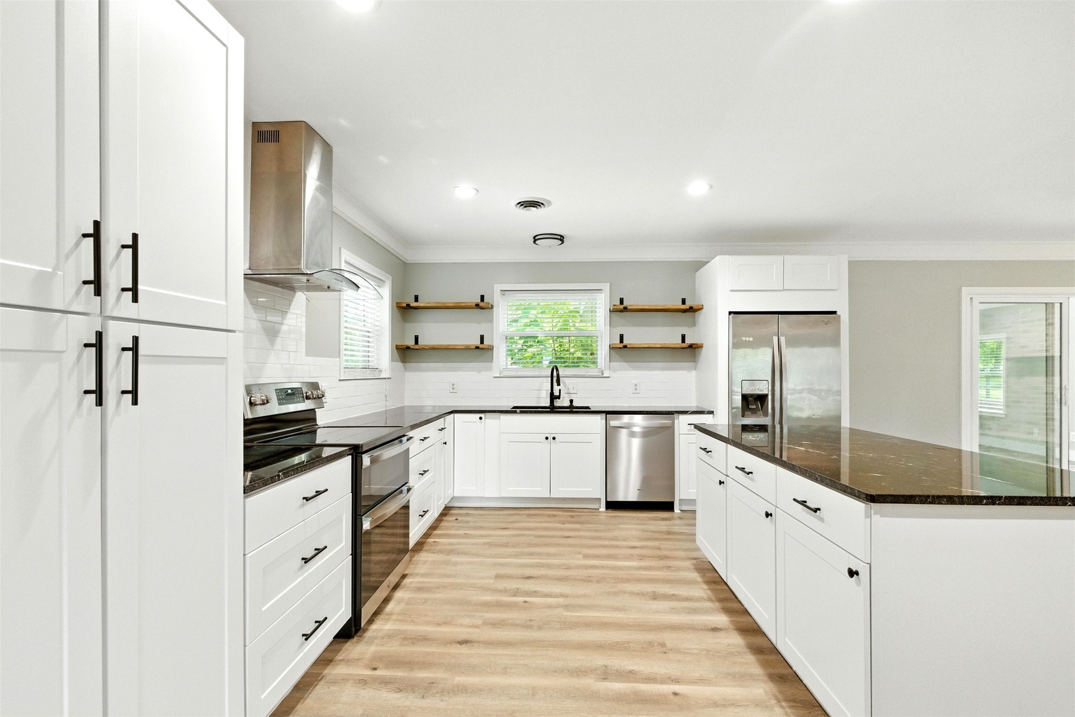 19806 Sagging Oaks Drive Property Photo 15