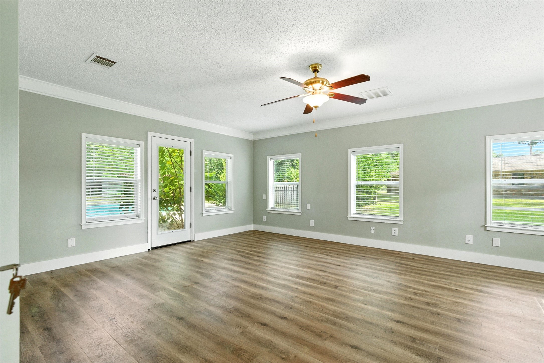 19806 Sagging Oaks Drive Property Photo 32