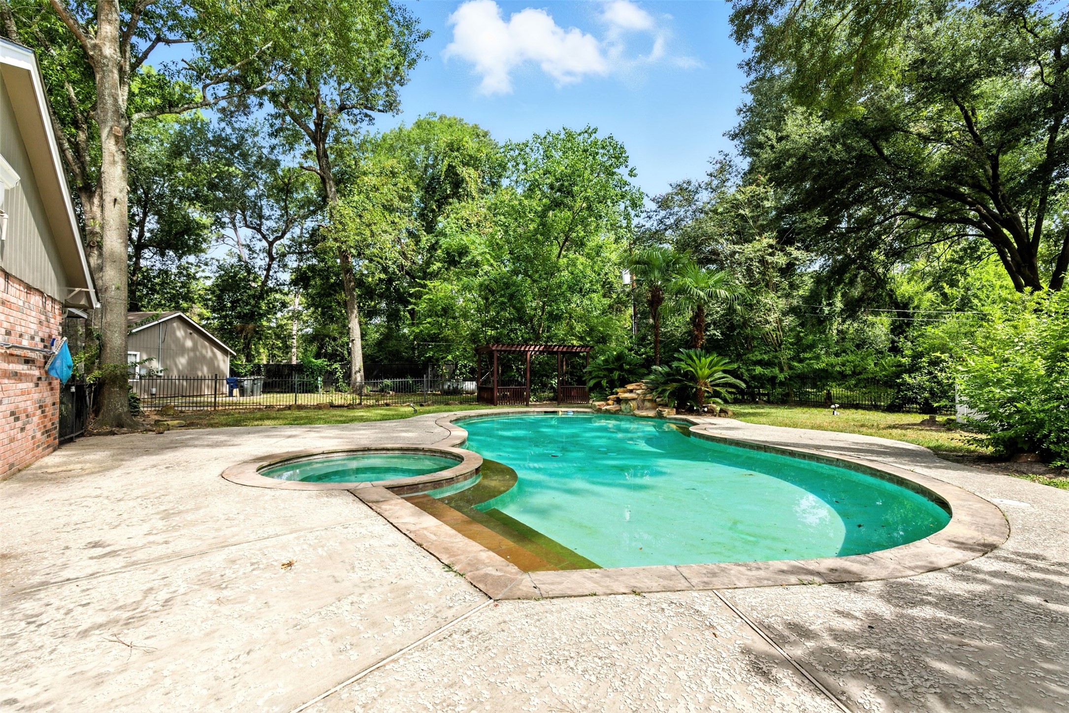 19806 Sagging Oaks Drive Property Photo 34