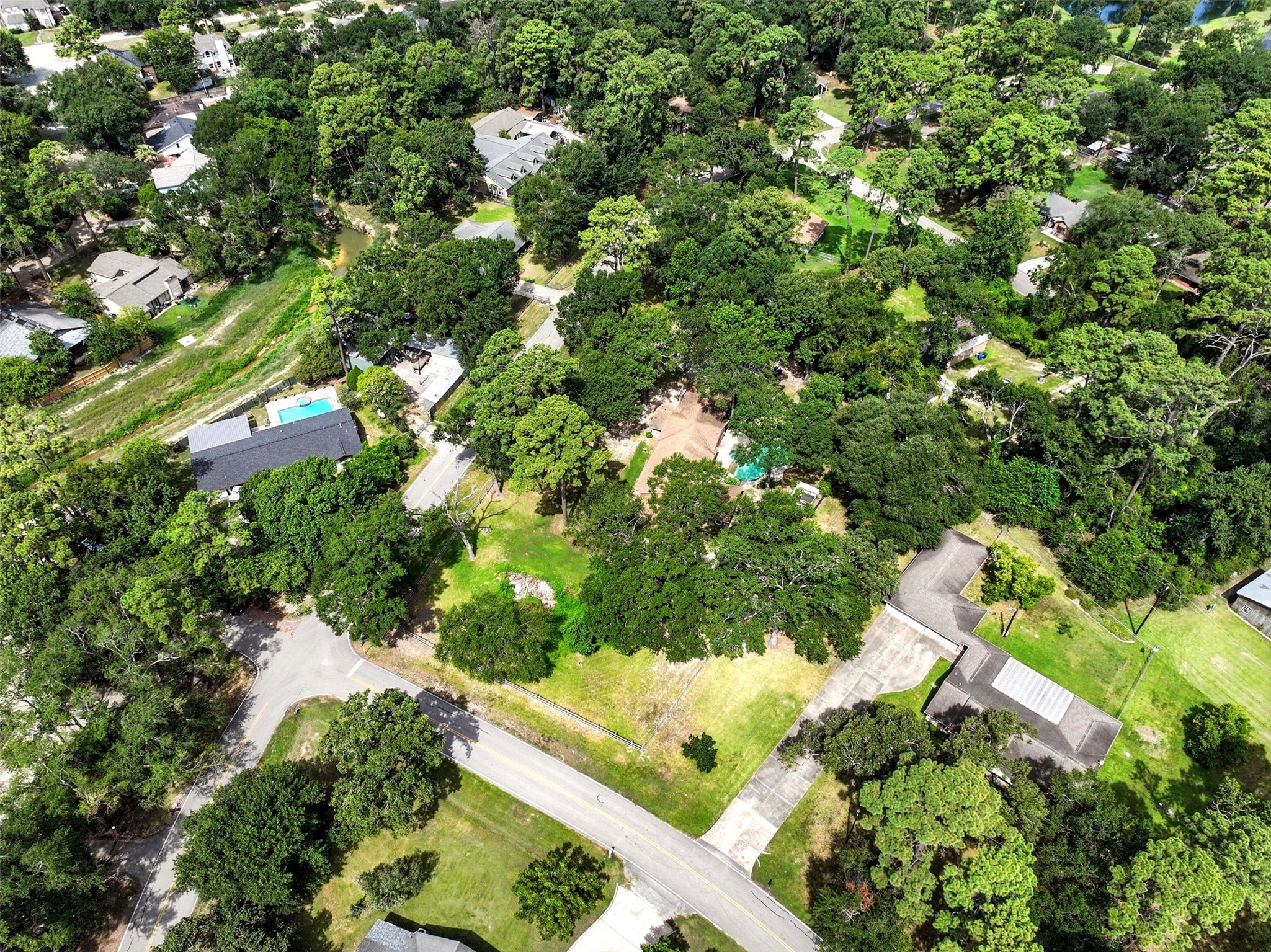 19806 Sagging Oaks Drive Property Photo 44