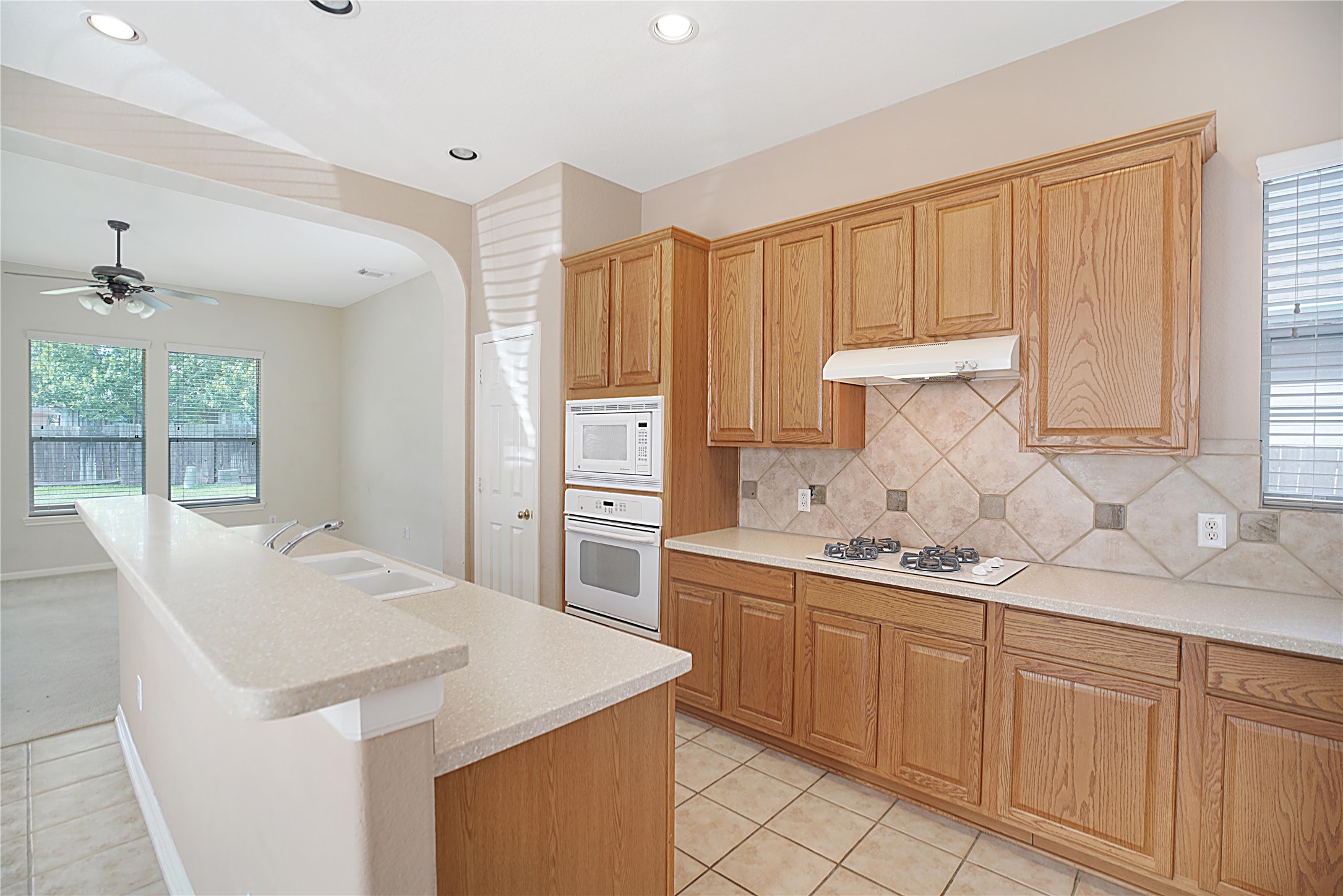 111 Zephyr Bend Place Property Photo 12