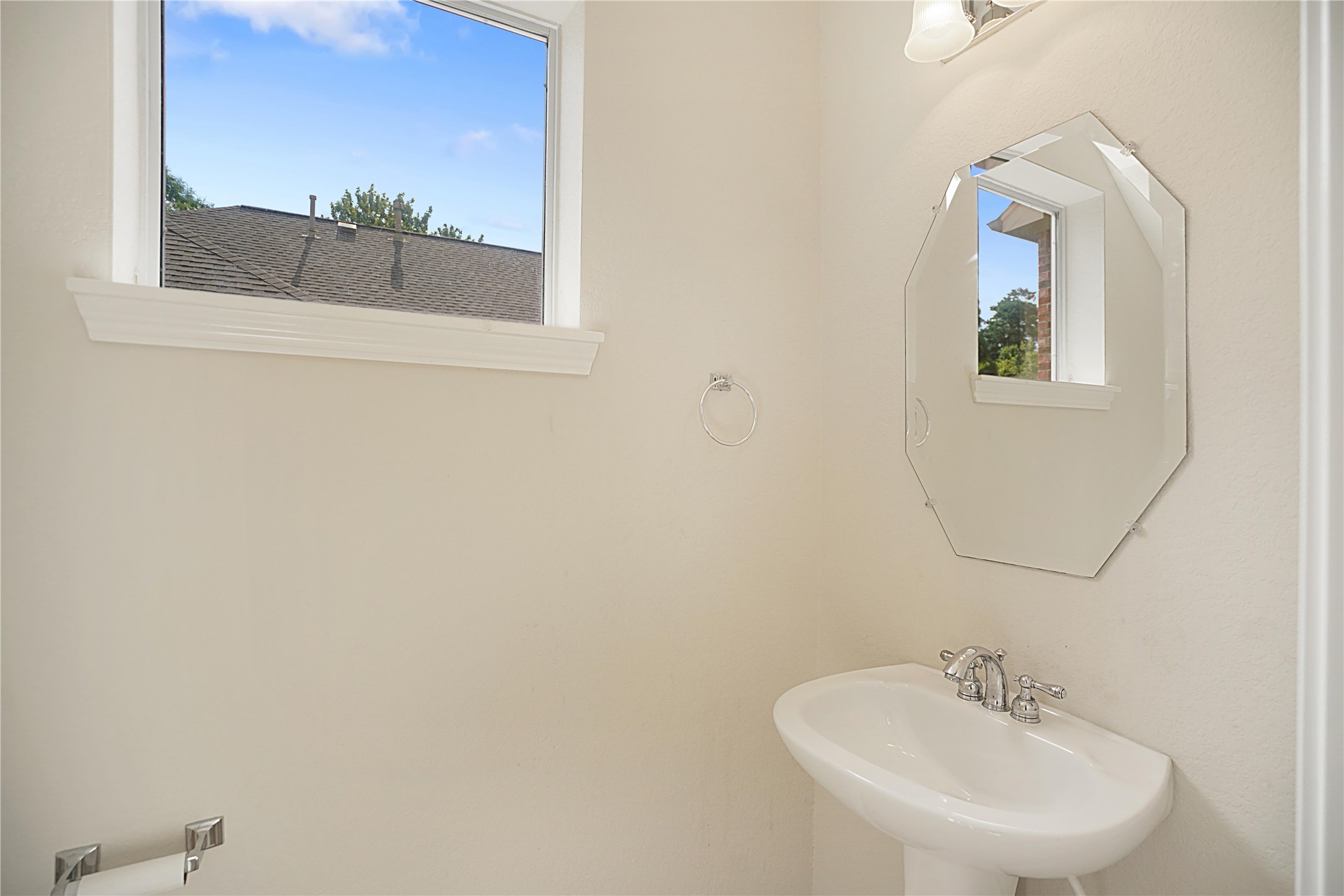 111 Zephyr Bend Place Property Photo 17