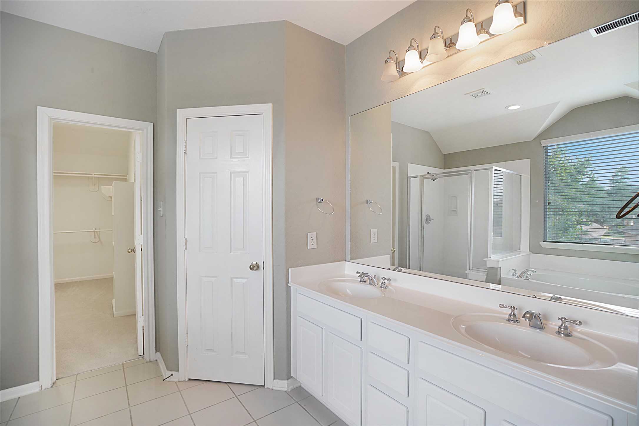 111 Zephyr Bend Place Property Photo 21