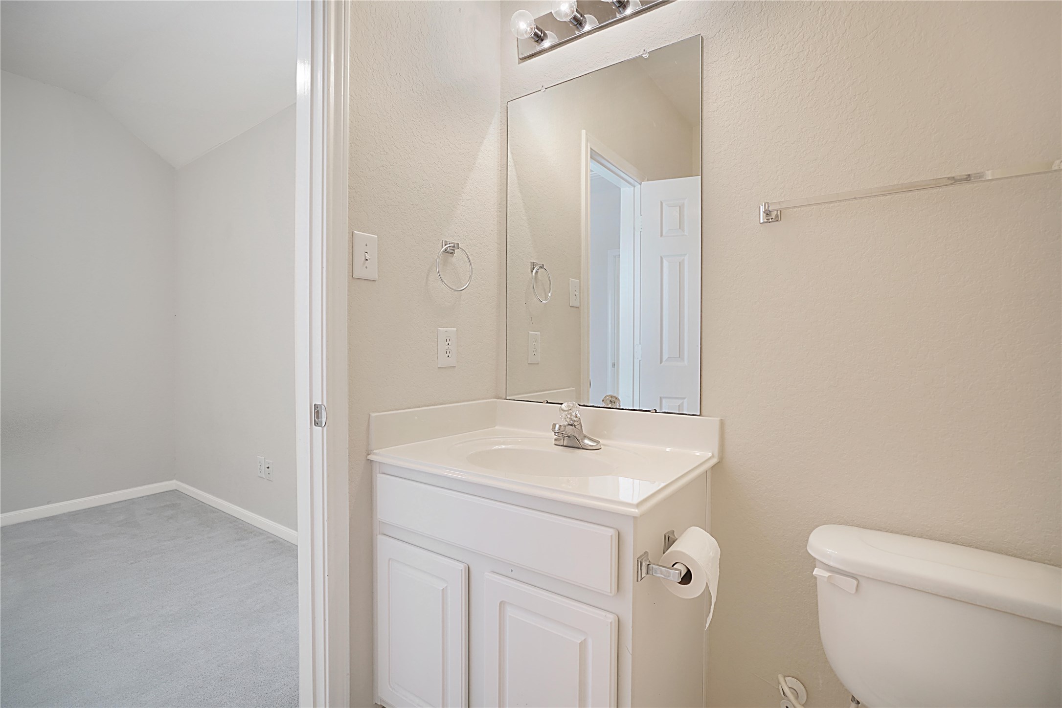 111 Zephyr Bend Place Property Photo 24