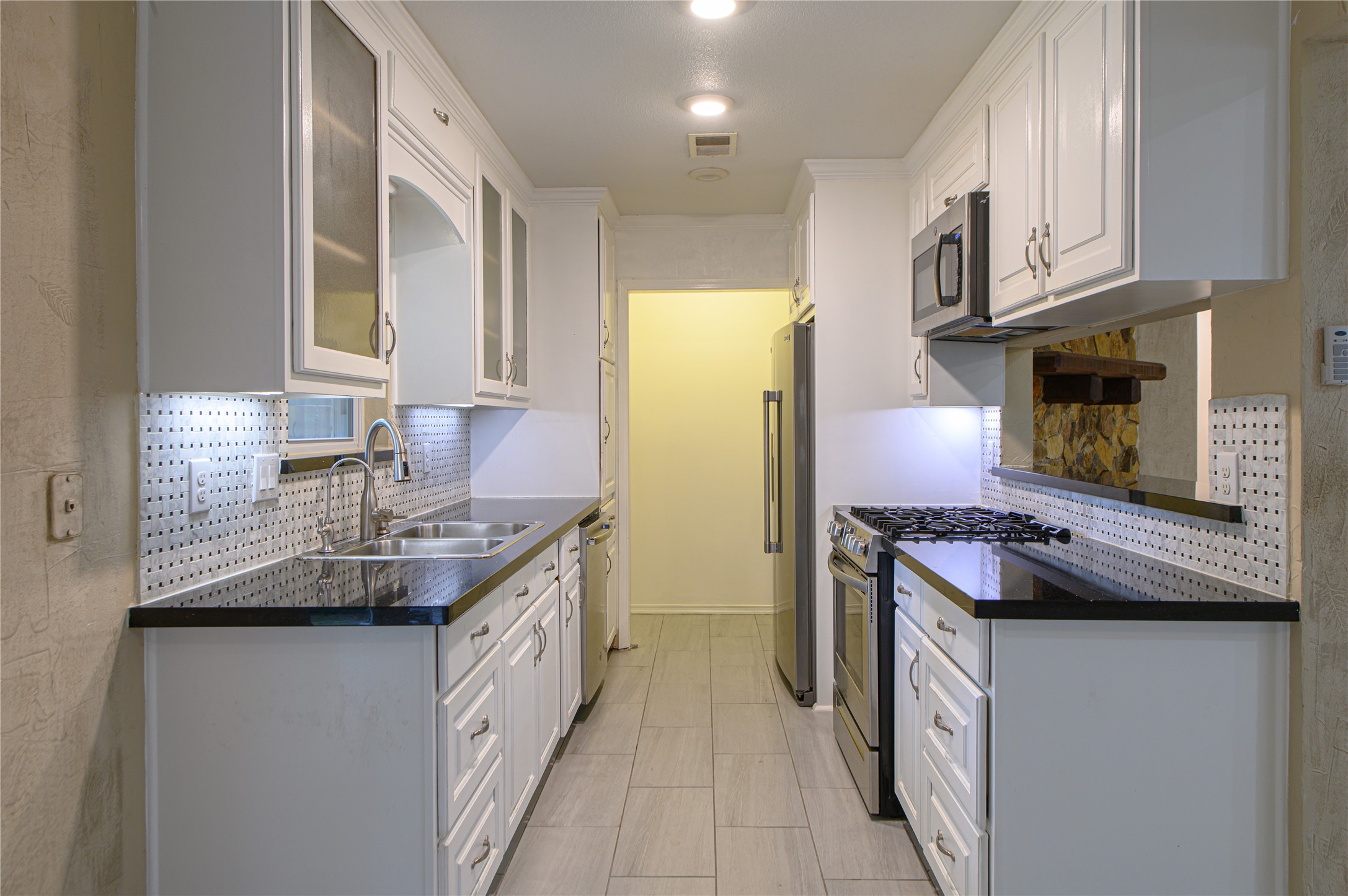 4110 Garden Springs Drive Property Photo 6
