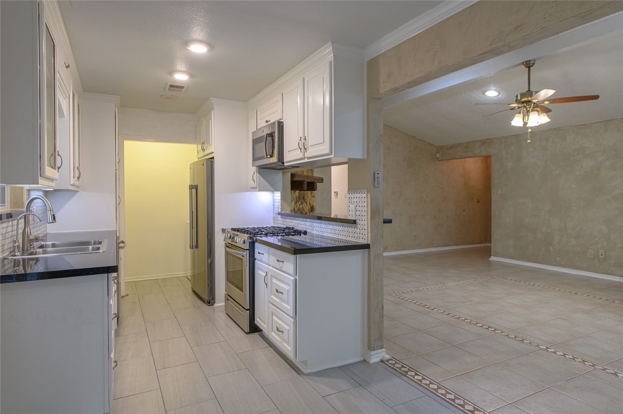 4110 Garden Springs Drive Property Photo 7