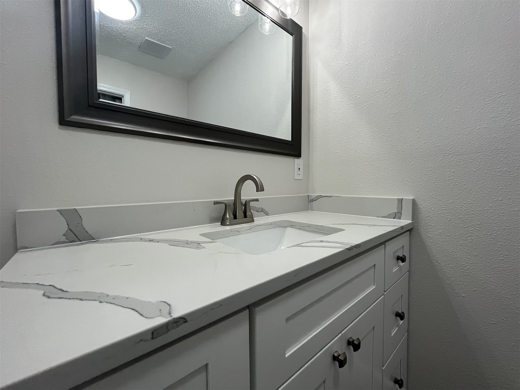 3 Becca Court B Property Photo 11