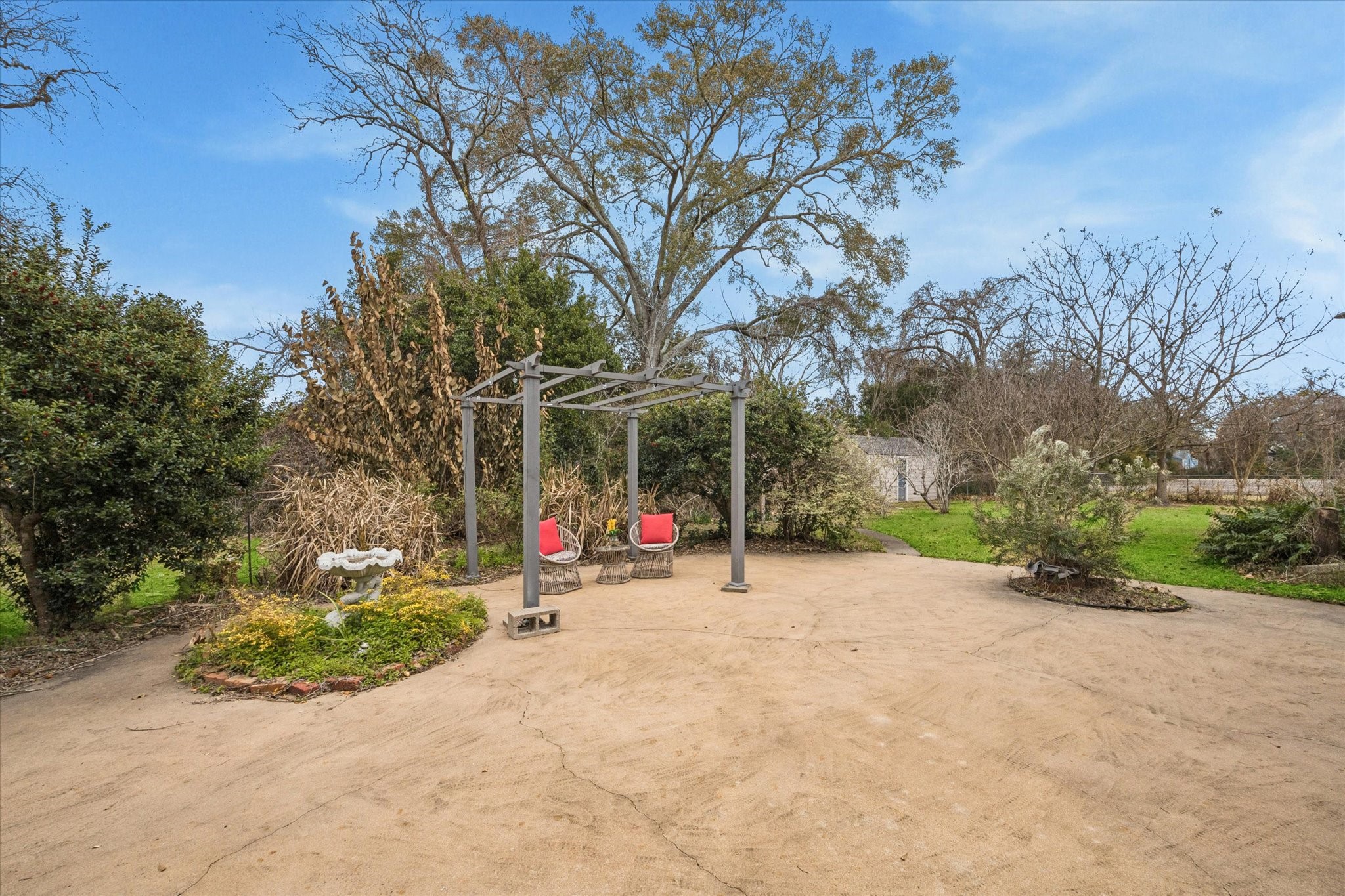 302 E Jackson Street Property Photo 41