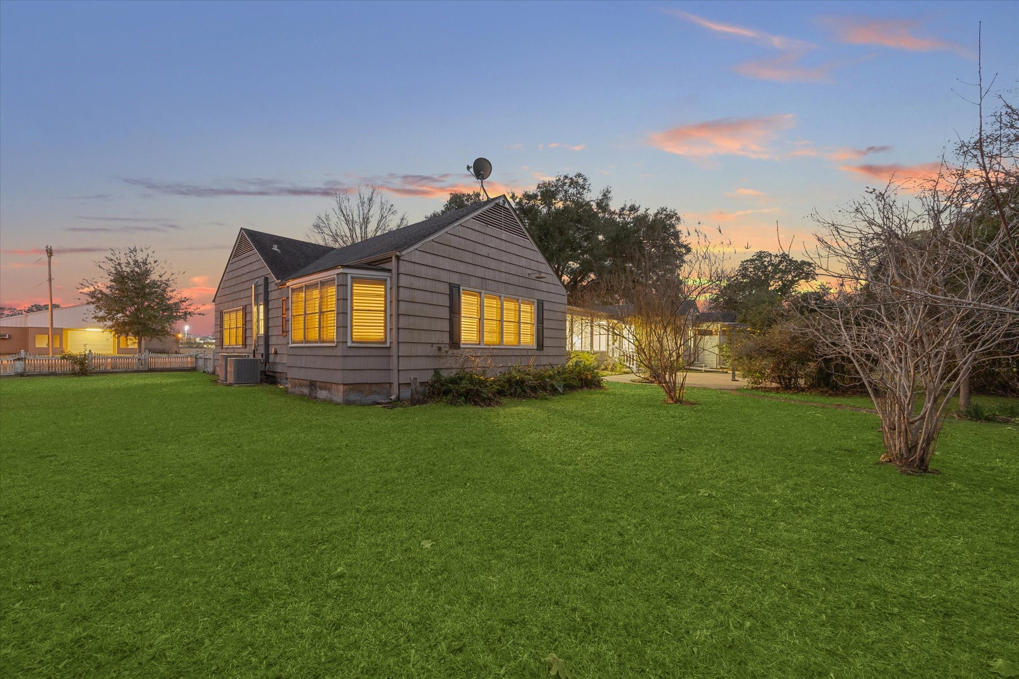 302 E Jackson Street Property Photo 45
