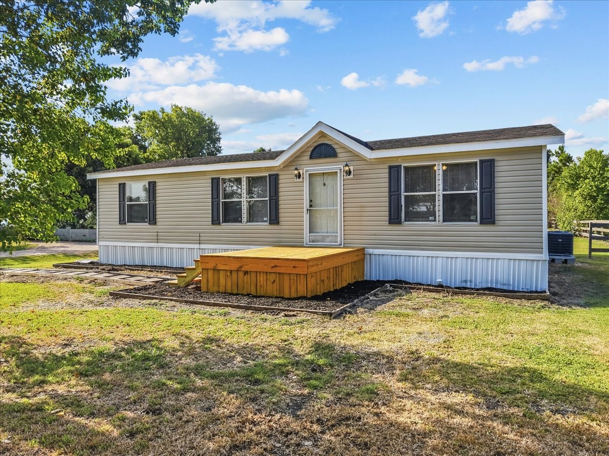 12717 33rd Street Property Photo 5