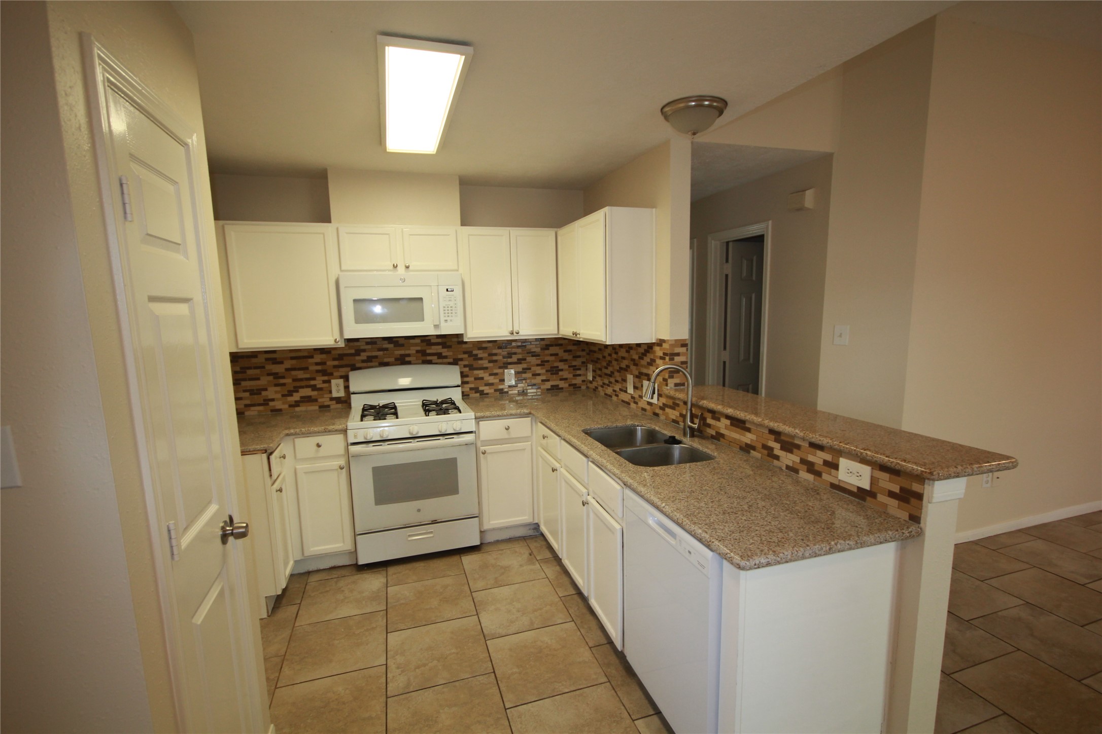 19634 Cypress Bough Drive Property Photo 4