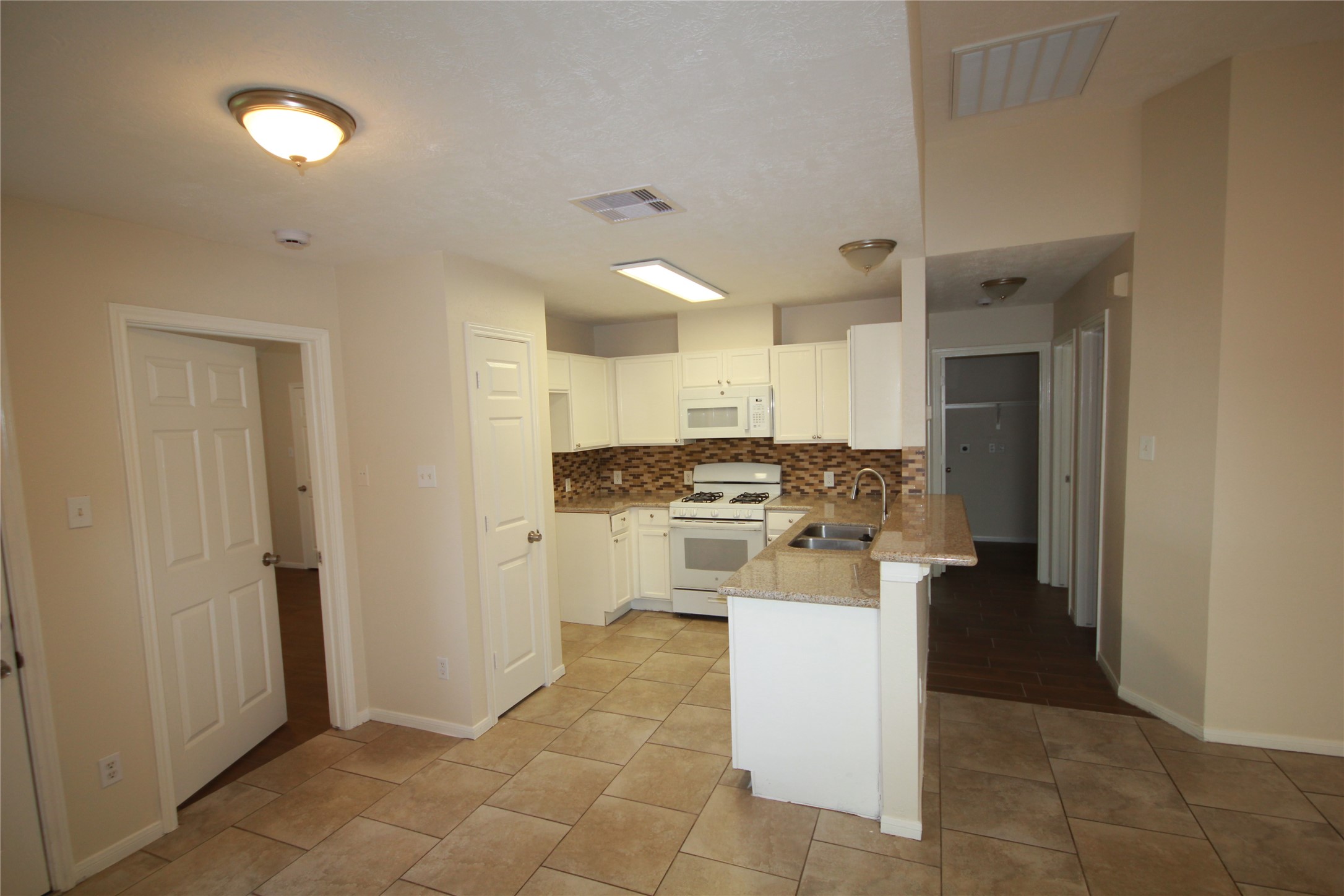 19634 Cypress Bough Drive Property Photo 6