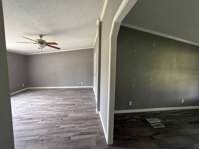 1001 Cervantes Street Property Photo 9