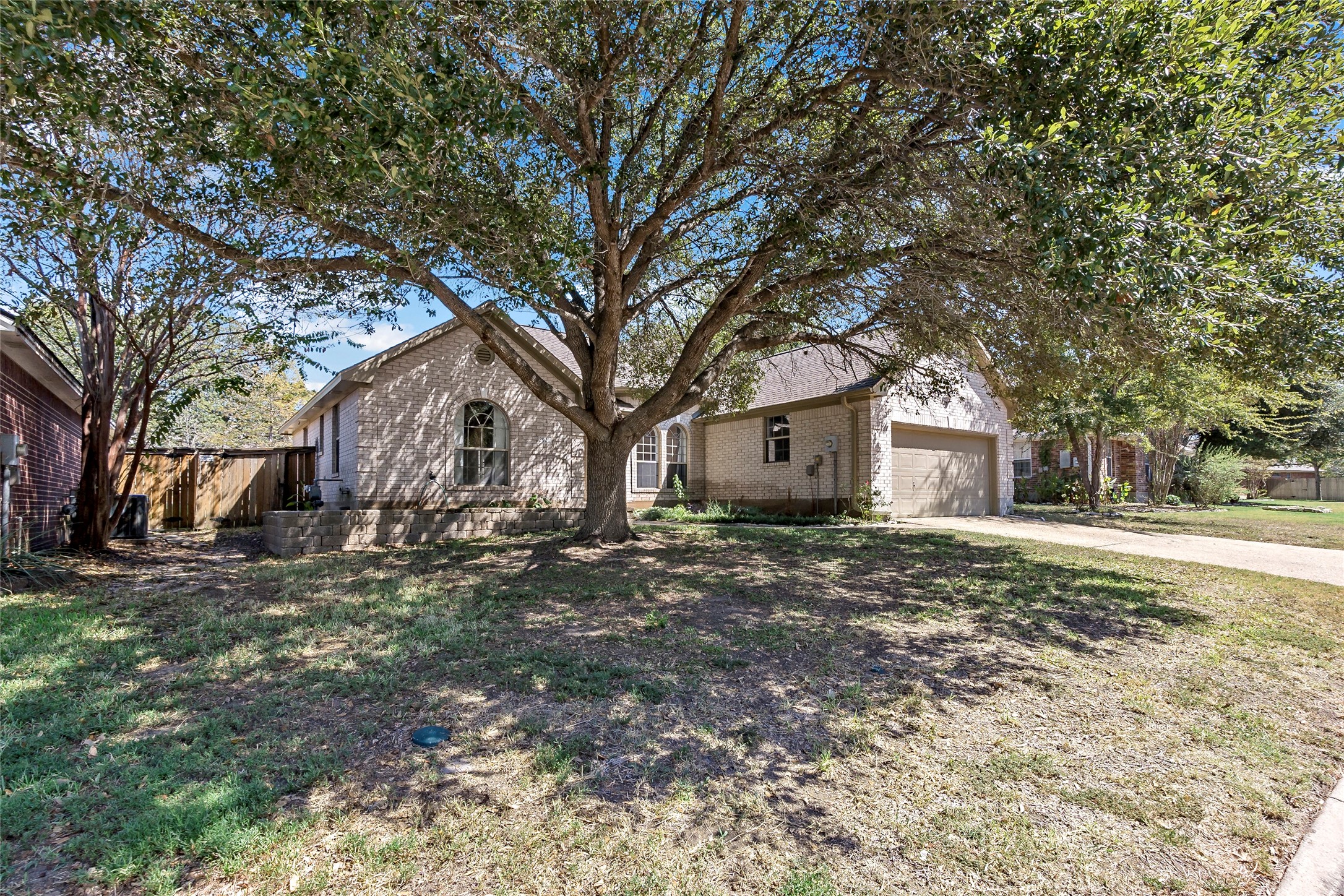 2920 Mirrormere Circle Property Photo 2