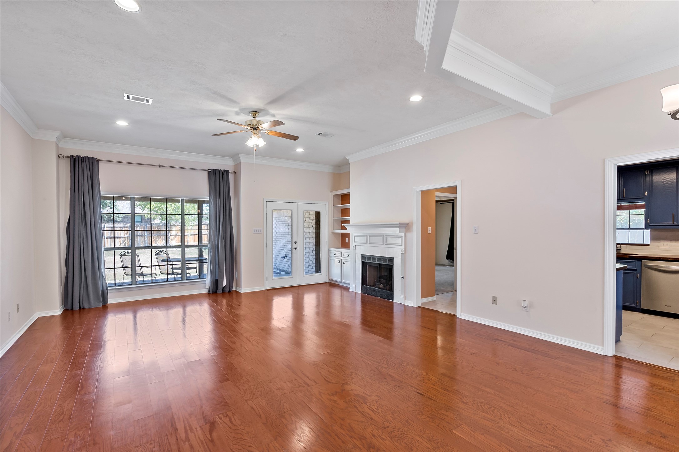 2920 Mirrormere Circle Property Photo 5