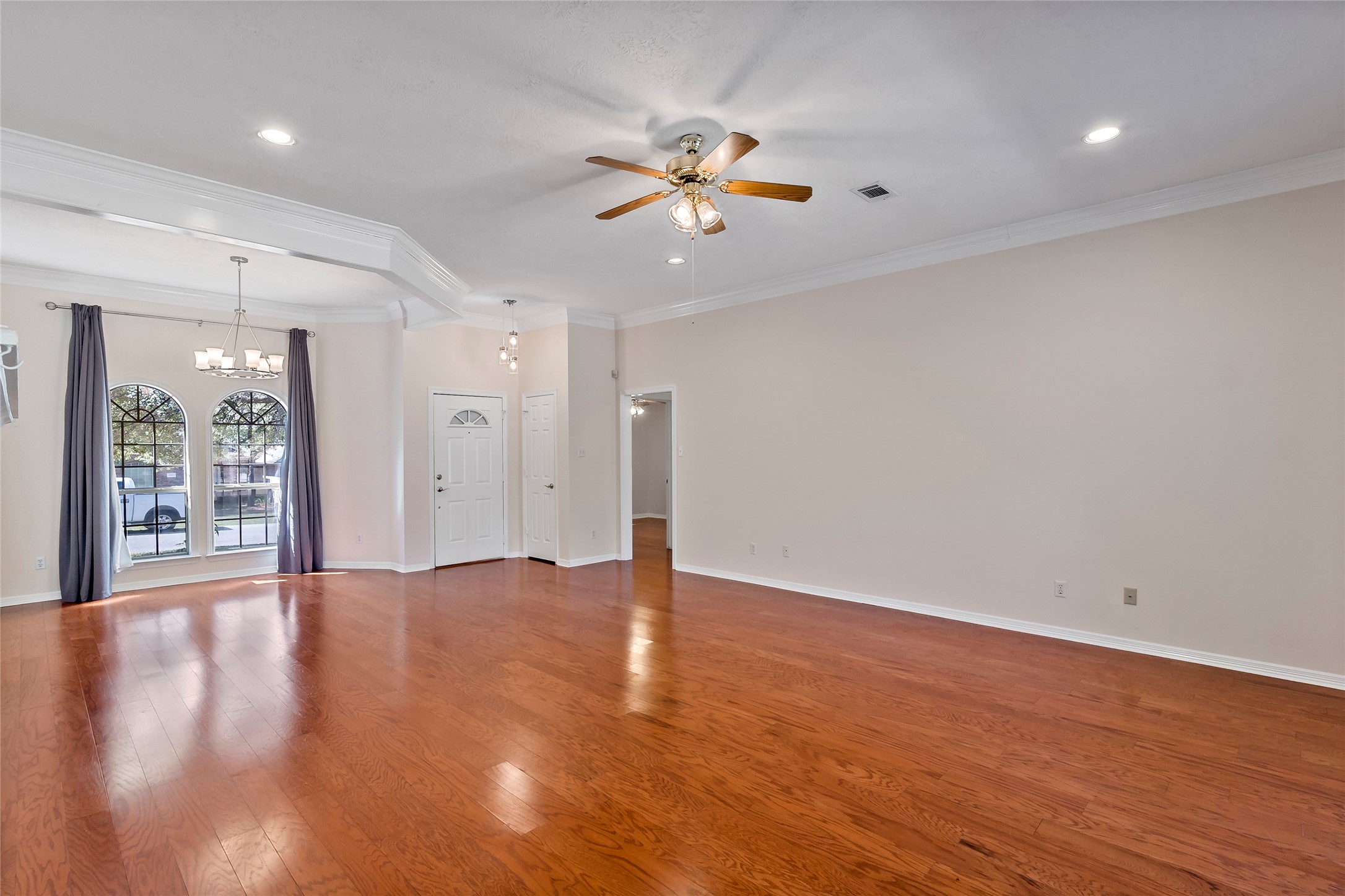 2920 Mirrormere Circle Property Photo 8