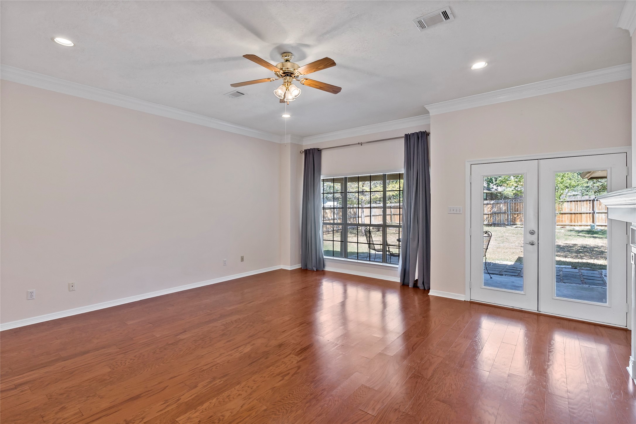 2920 Mirrormere Circle Property Photo 9