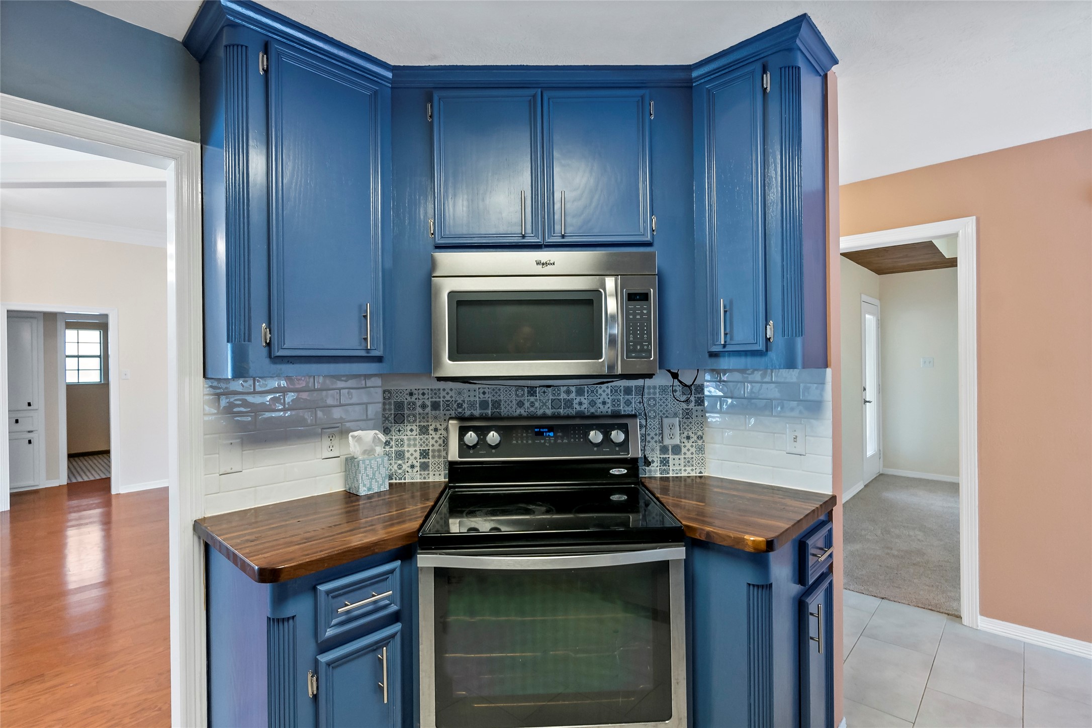 2920 Mirrormere Circle Property Photo 17