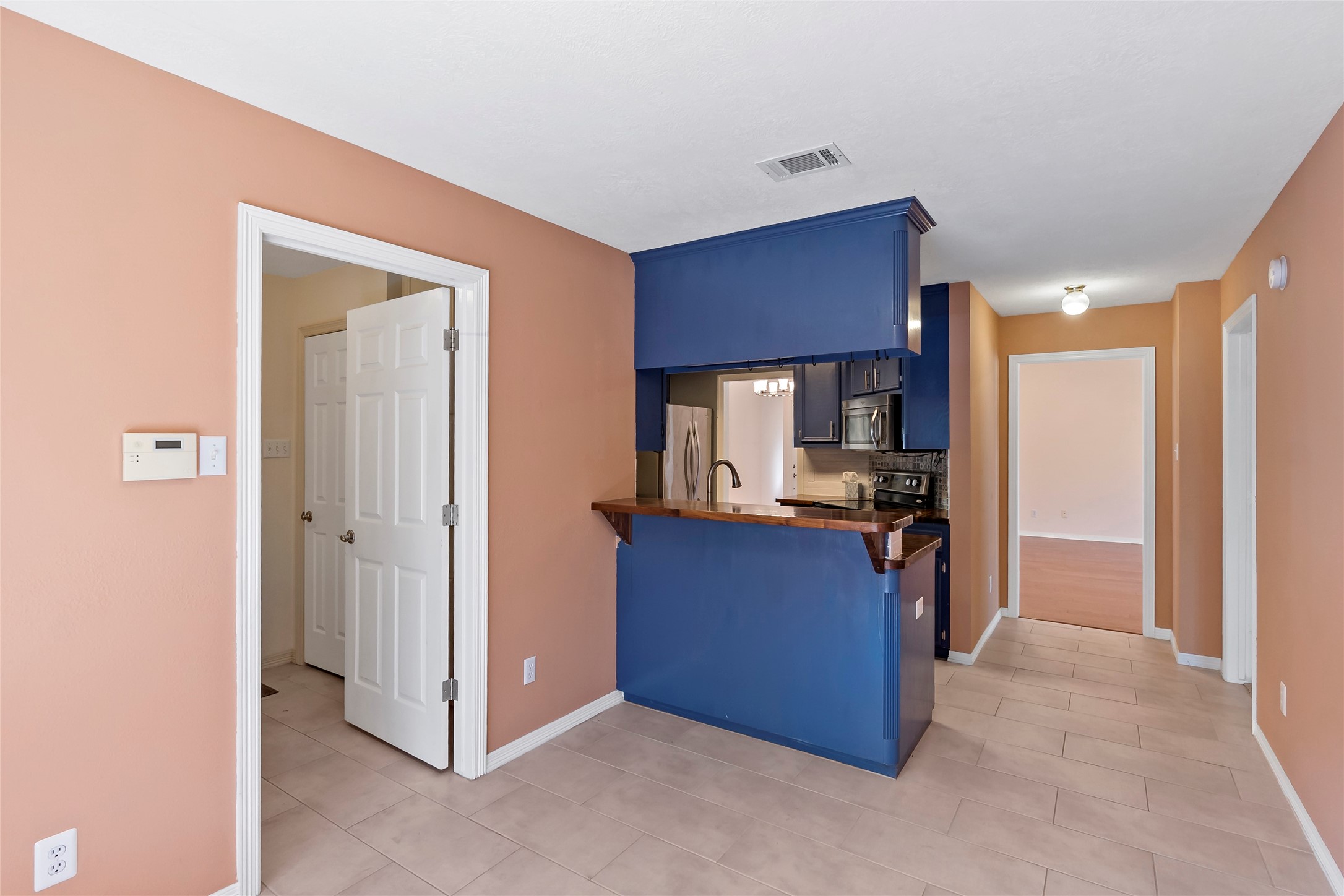 2920 Mirrormere Circle Property Photo 21