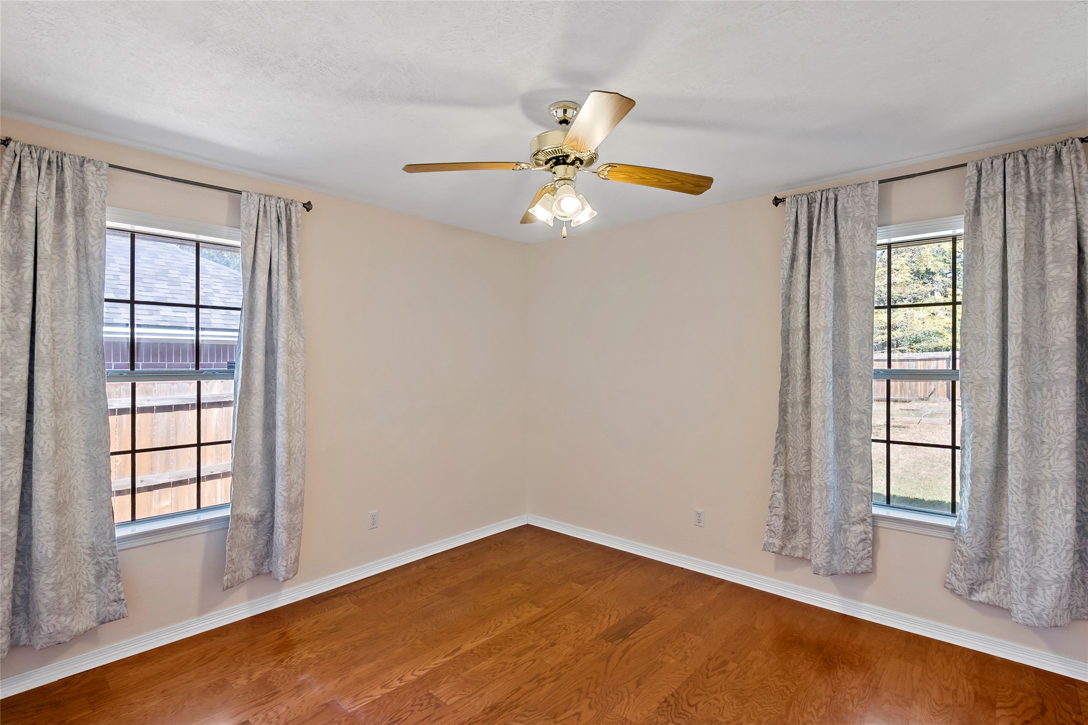 2920 Mirrormere Circle Property Photo 25