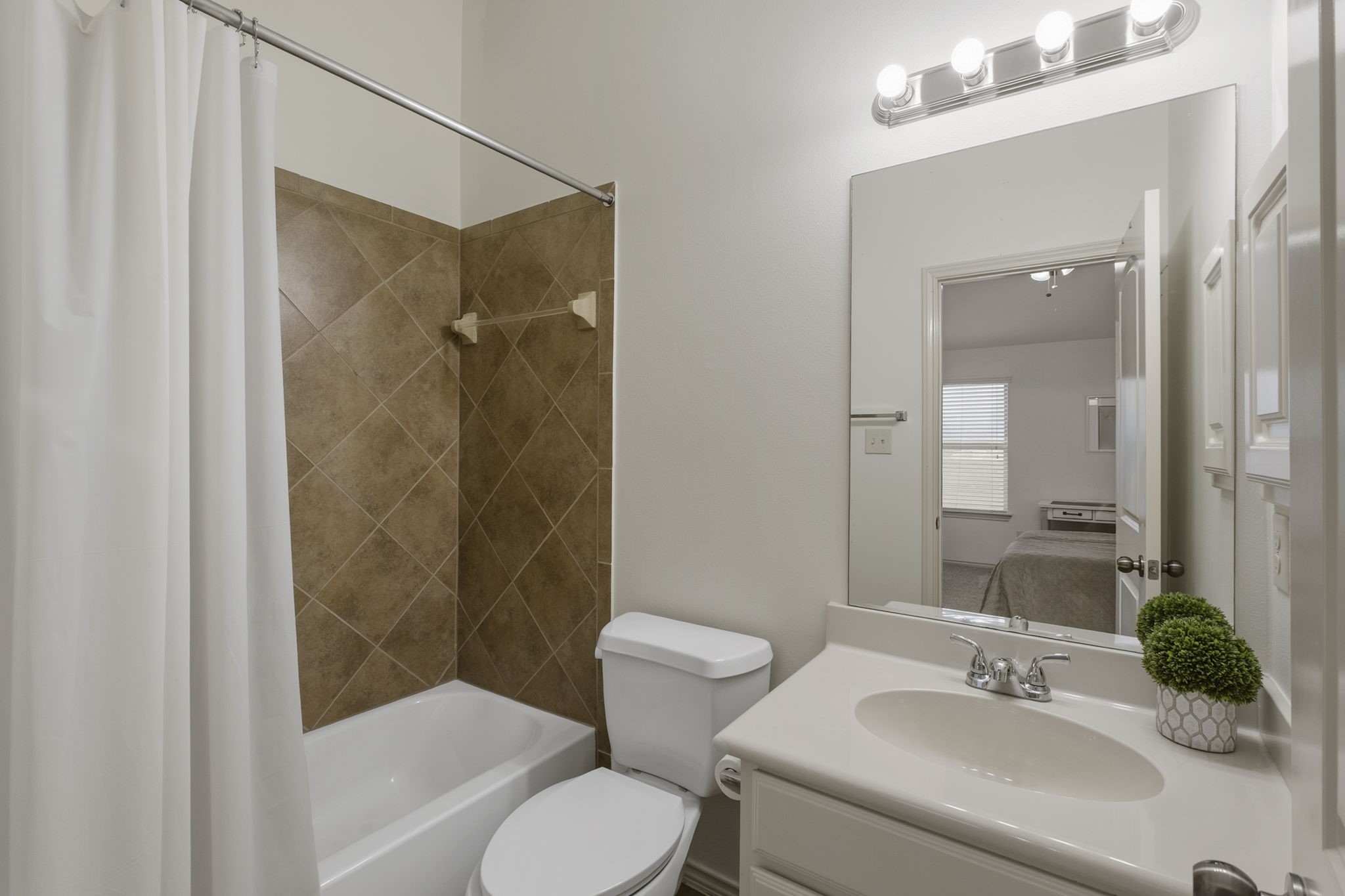 6923 Long Bay Lane Property Photo 18