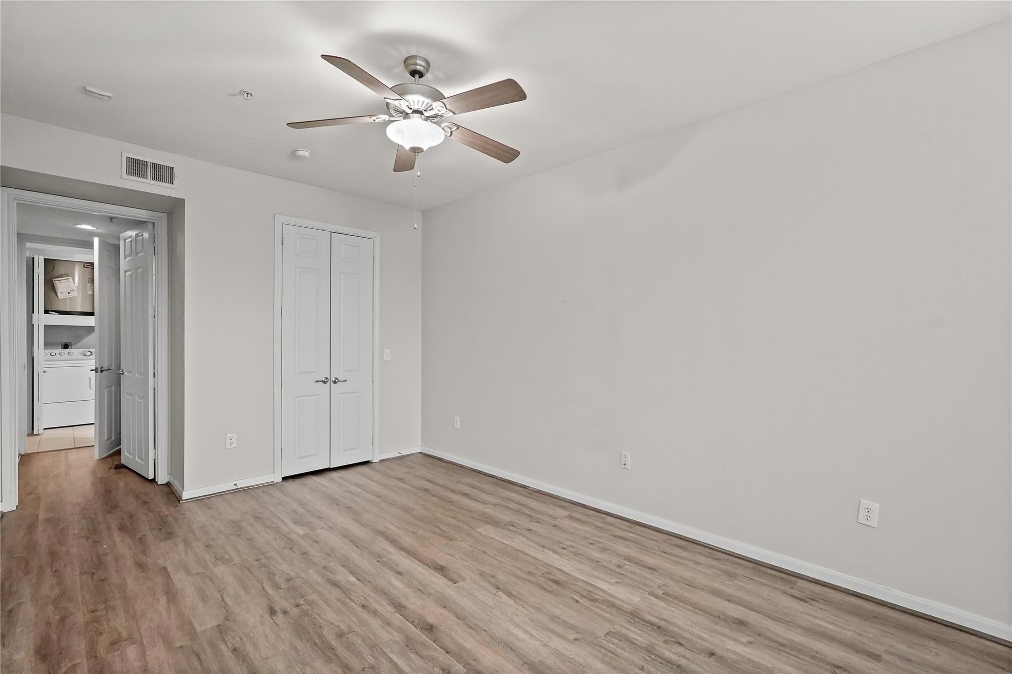 7575 Kirby Drive 3205 Property Photo 11