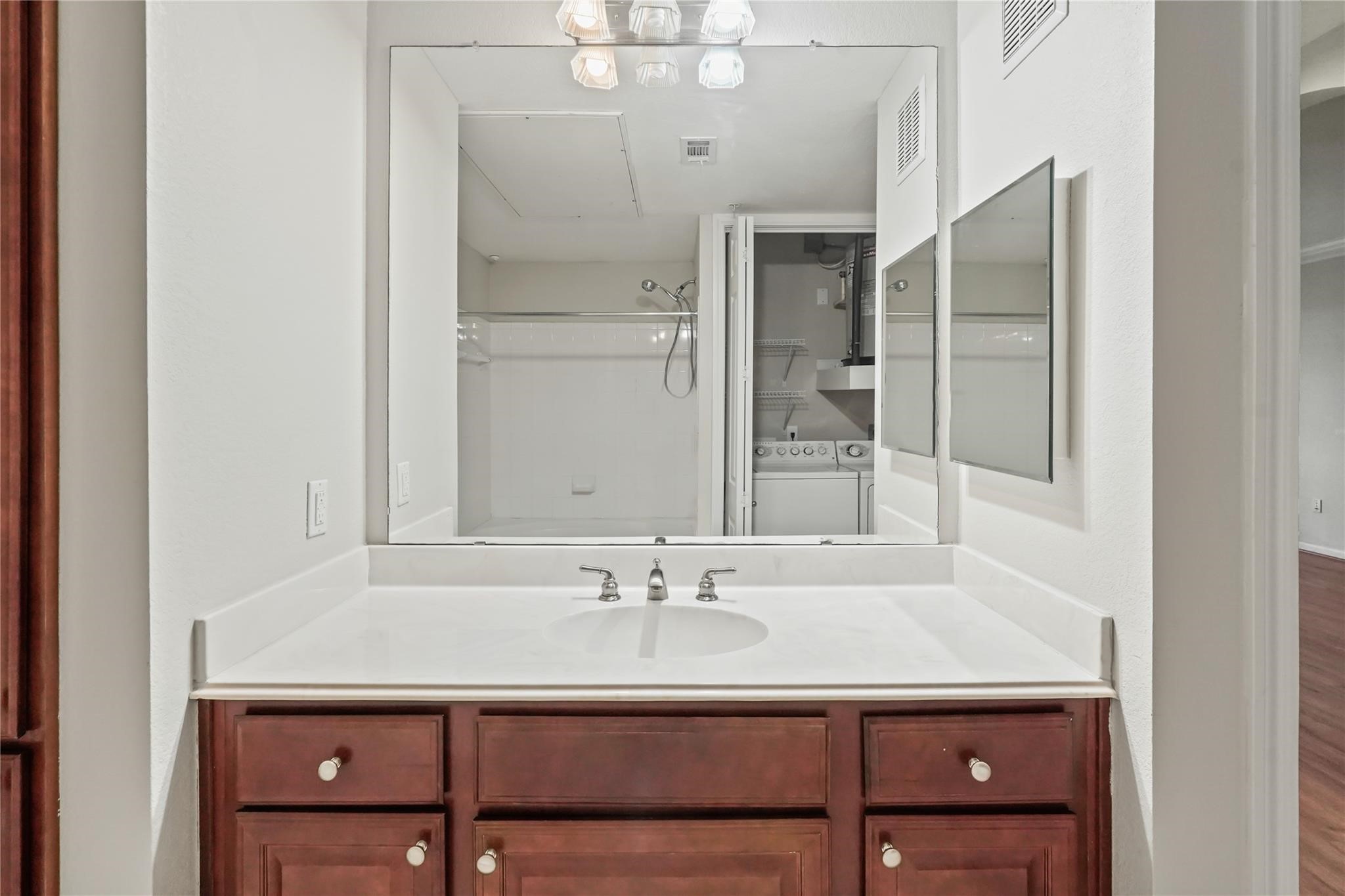 7575 Kirby Drive 3205 Property Photo 14