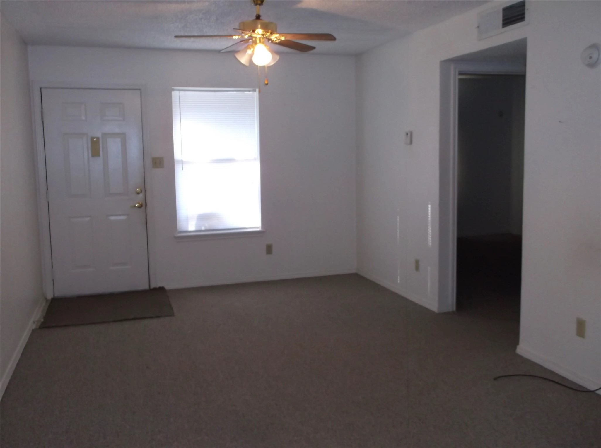 1000 League St Property Photo 7