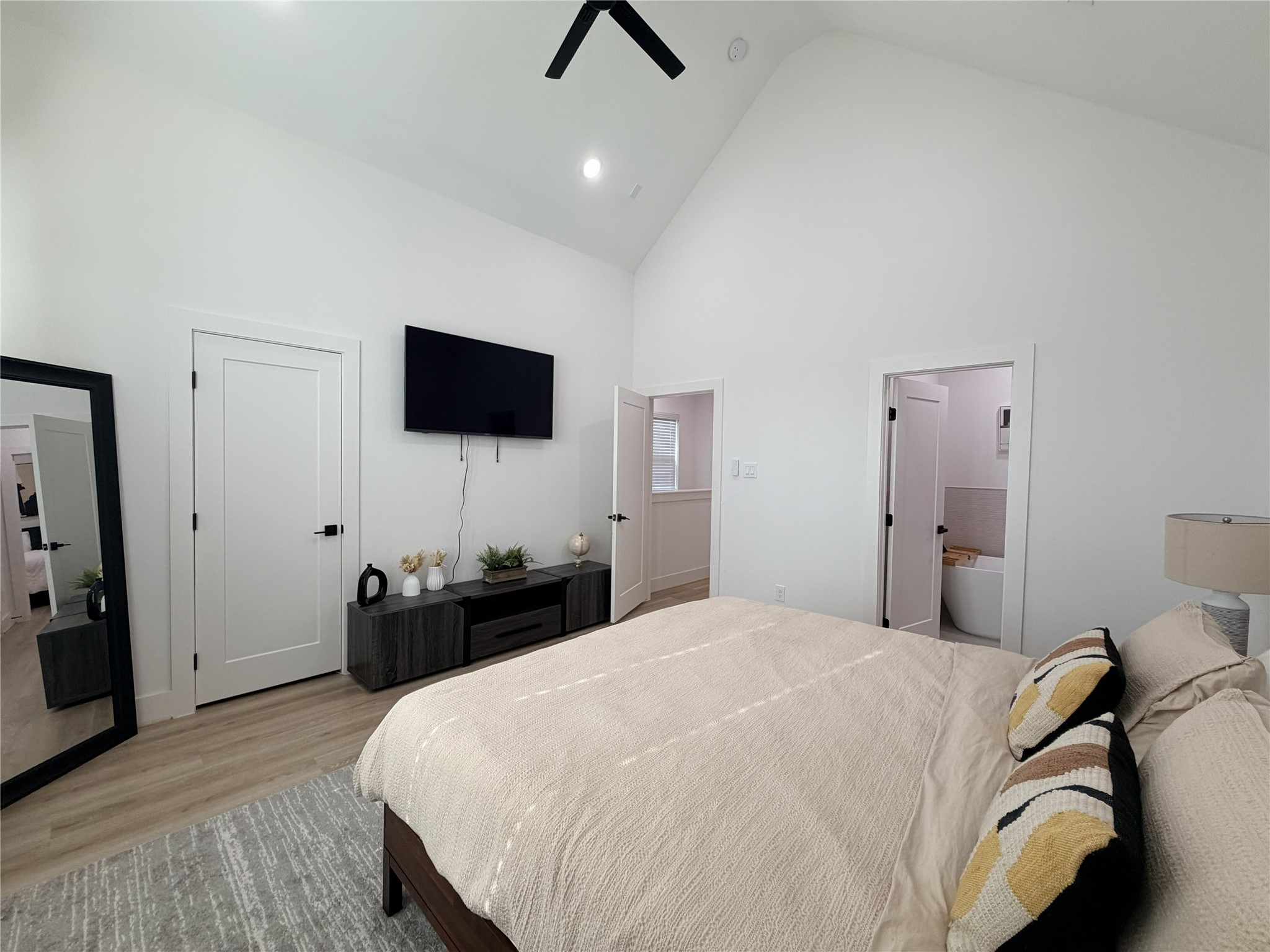2706 Cochran Street Property Photo 16