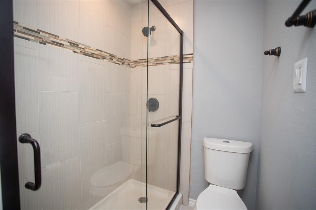 5821 Sunforest Dr Property Photo 17