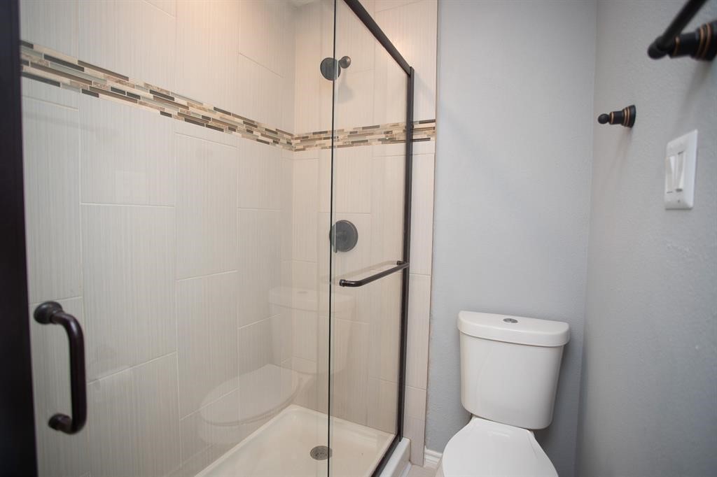 5821 Sunforest Dr Property Photo 18