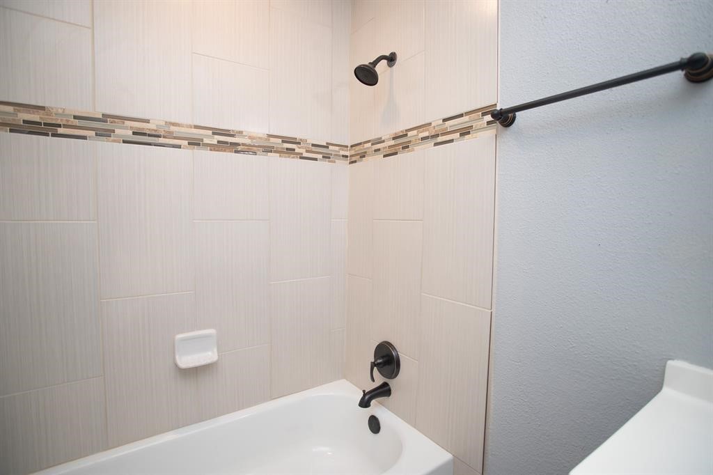 5821 Sunforest Dr Property Photo 22