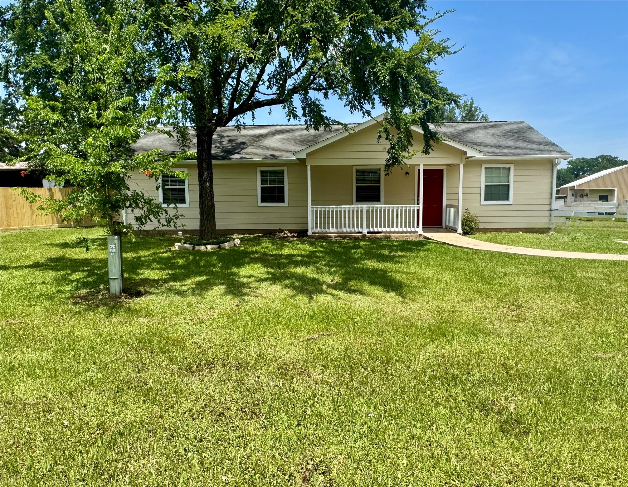 1592 Dr Martin Luther King Drive Property Photo 3