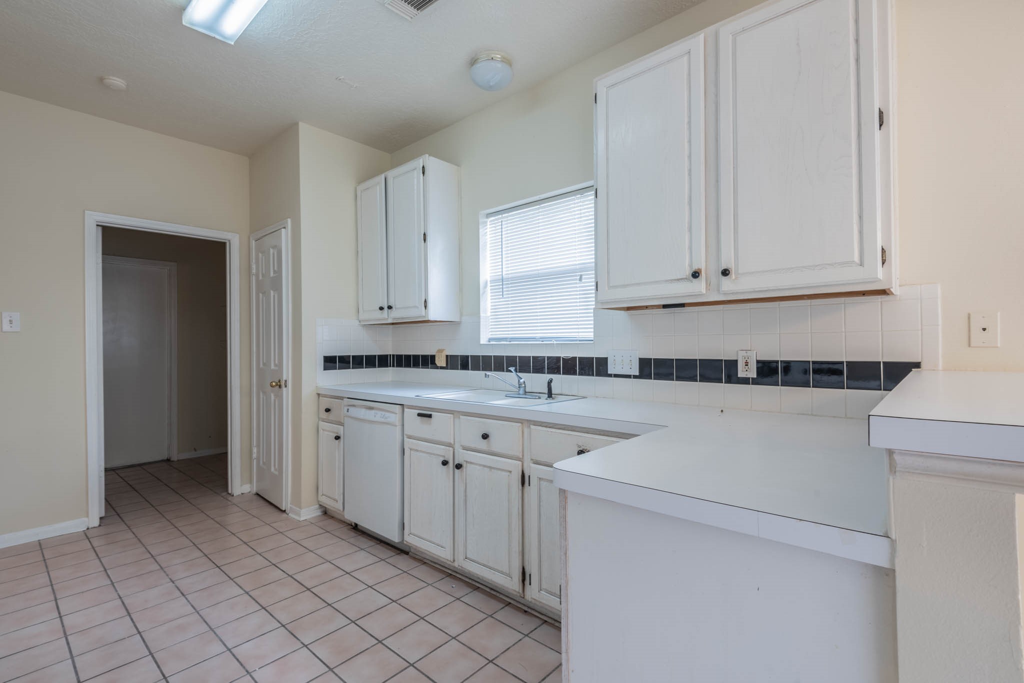 17030 Macleish Drive Property Photo 8